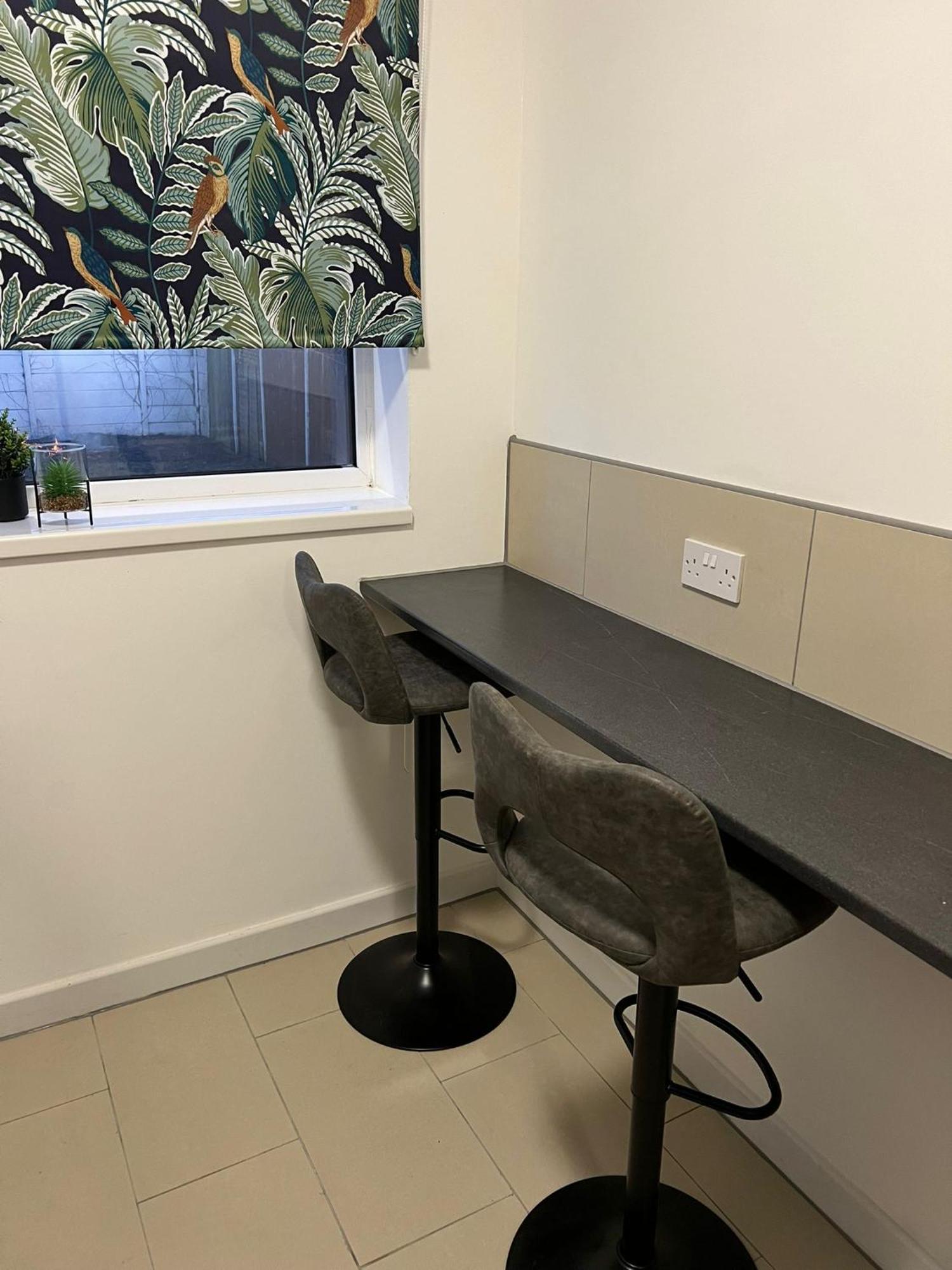 Ringwood Place 3 Bedroom House Ng8