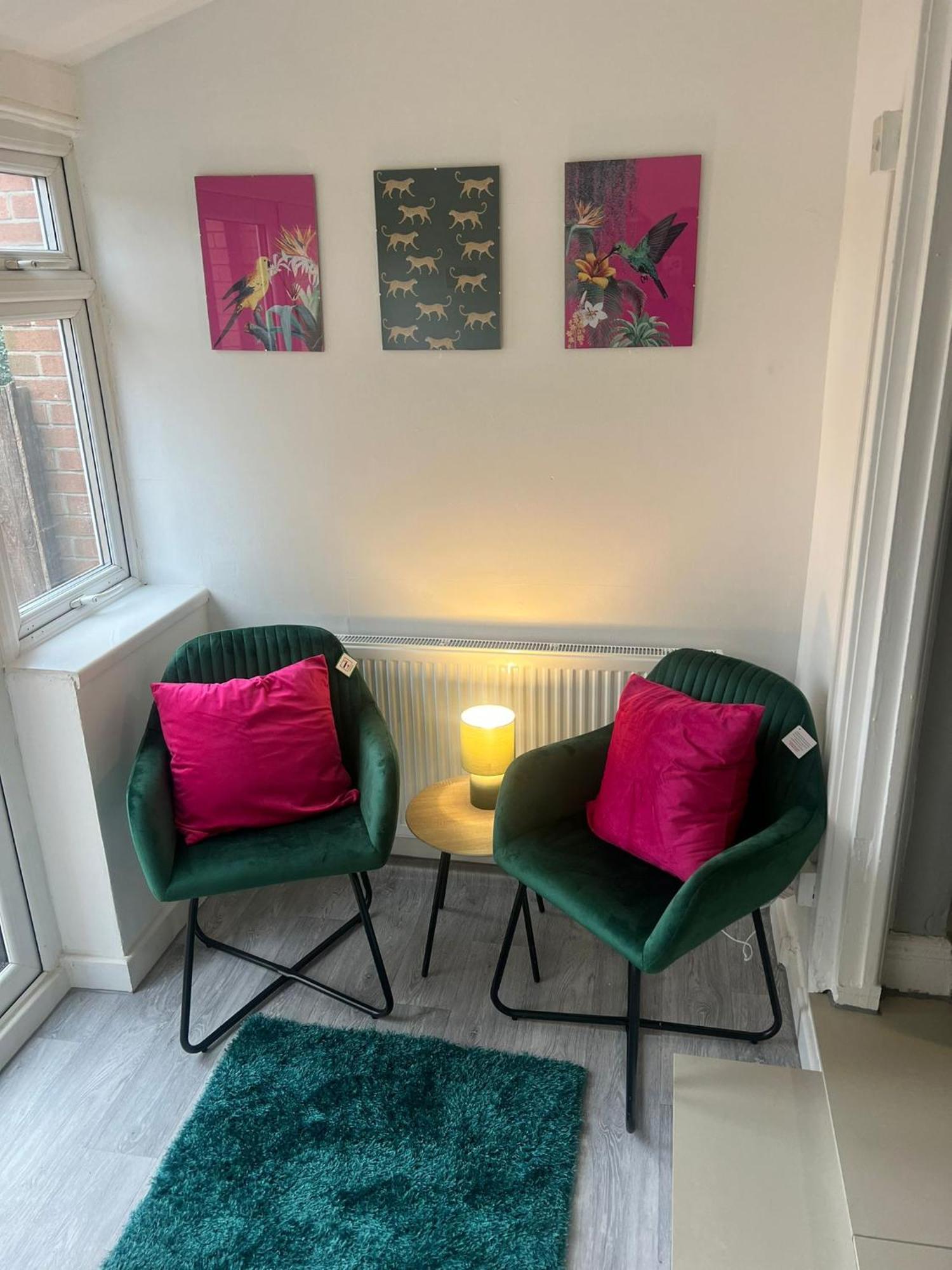 Casa de férias Ringwood Place 3 Bedroom House Ng8 *