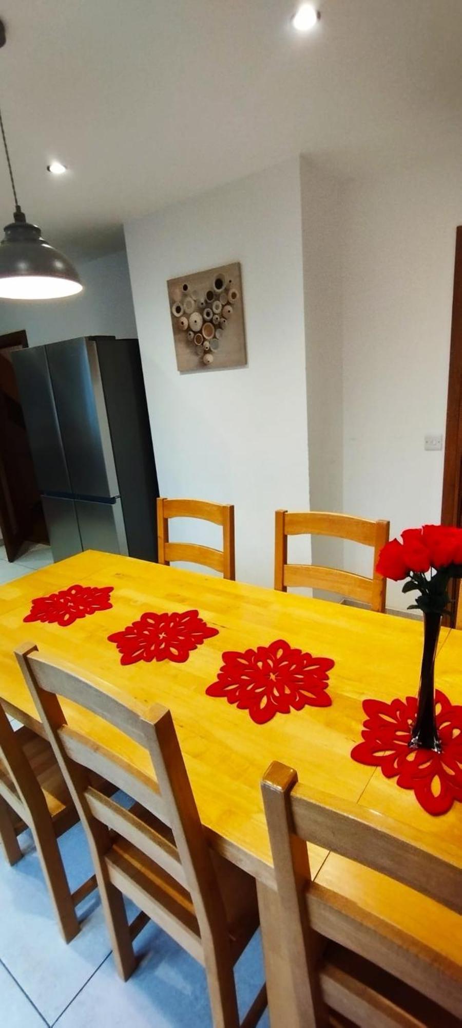 Stunning 3 Bed House Sleeps6 *
