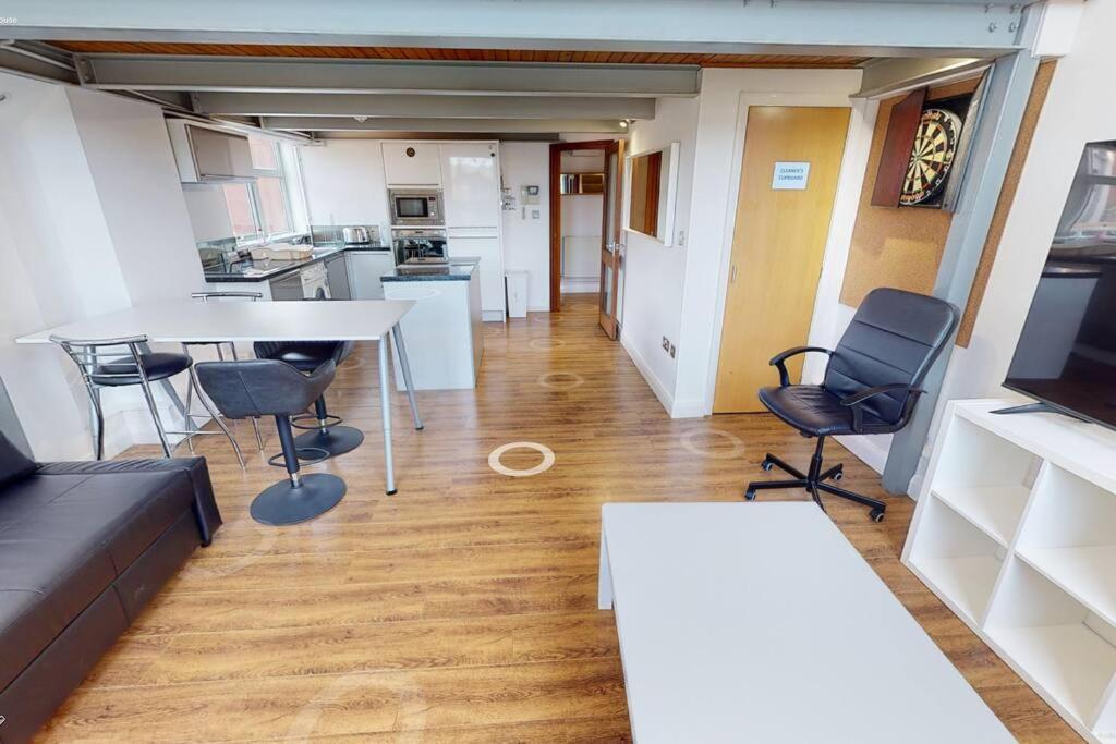 Apartment Central Sleeps Up To 4 Nottingham