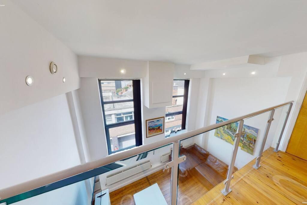 Apartment Central Sleeps Up To 4 *