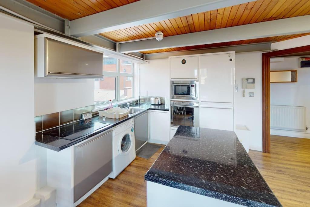 Apartment Central Sleeps Up To 4 Nottingham