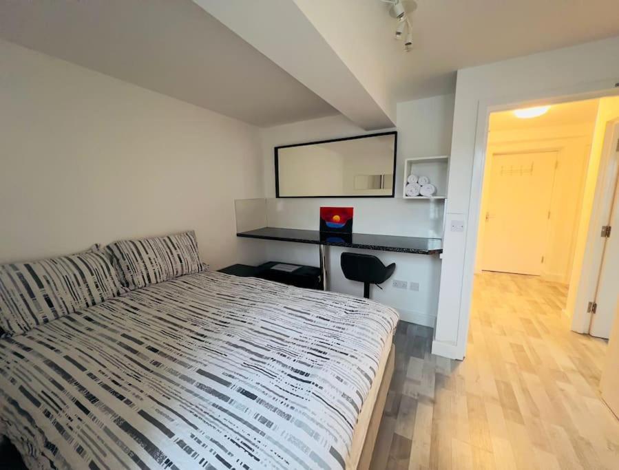 Lovely 2 Bedroom Flat With Free Parking Flat 5