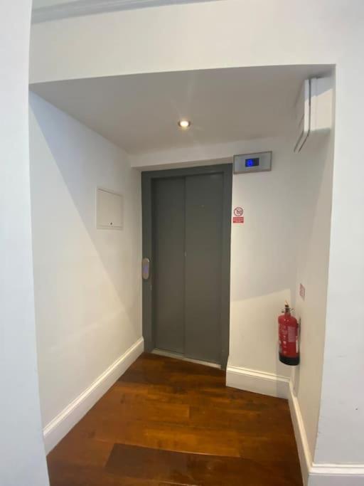Quiet But 409 Apartment *