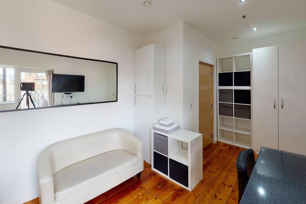 Quiet But 409 Apartment *