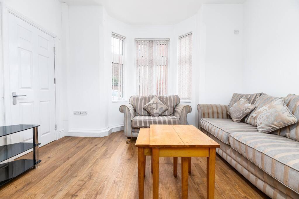 Lodge, Close To Centre Nottingham