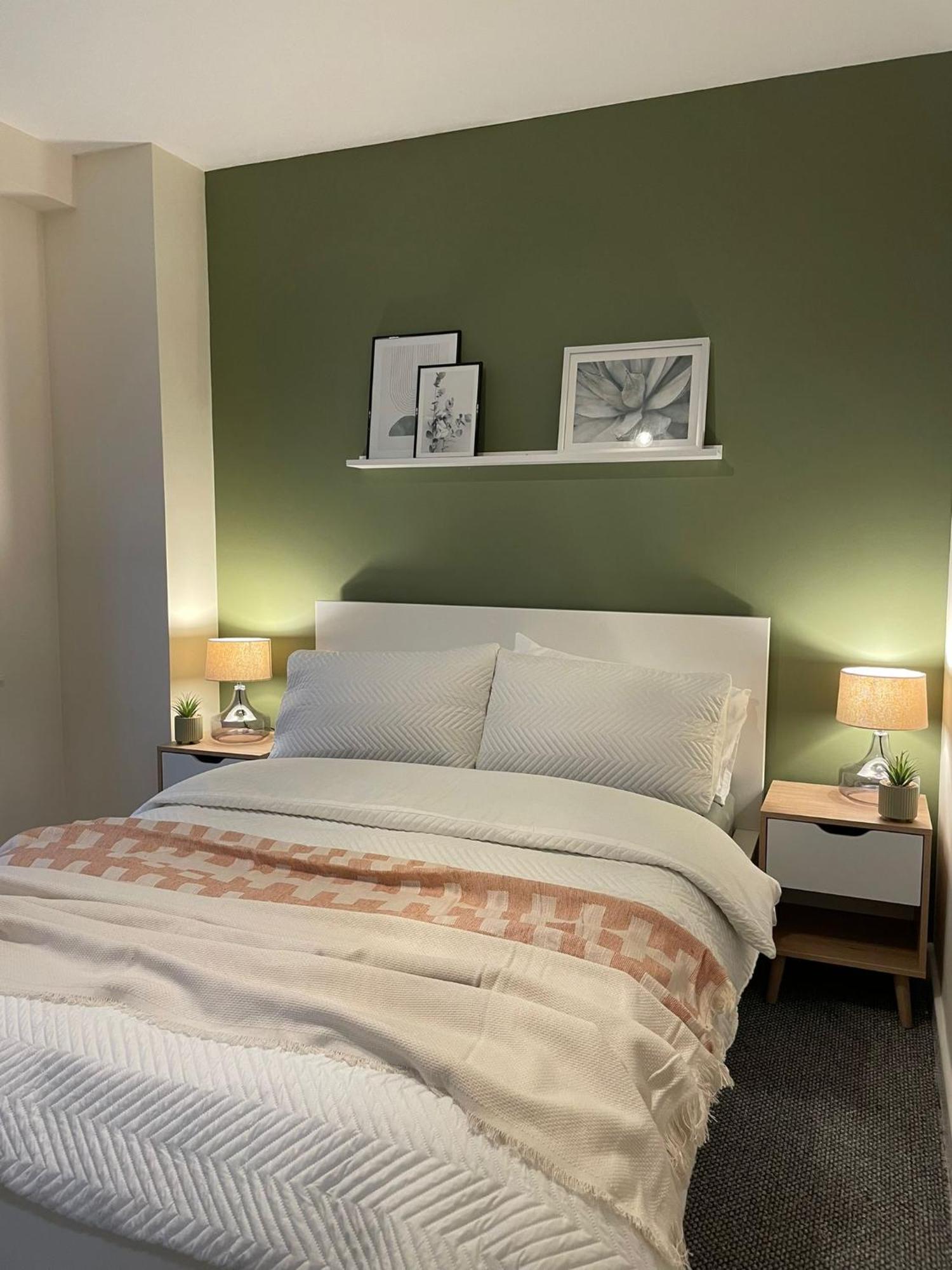 Modern 2 Bdr Flat In Centre With Free Parking Apartment