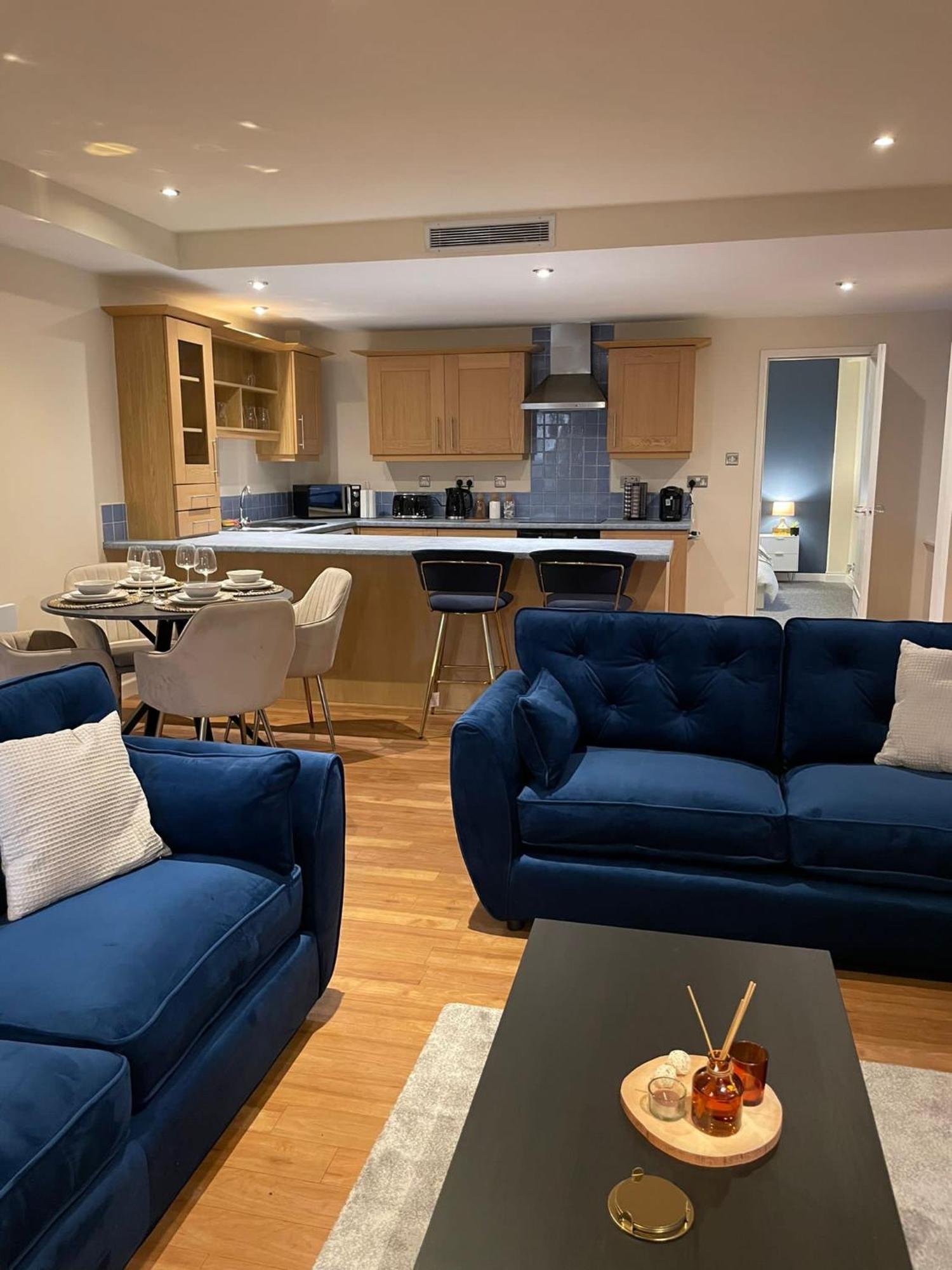 Modern 2 Bdr Flat In Centre With Free Parking Apartment