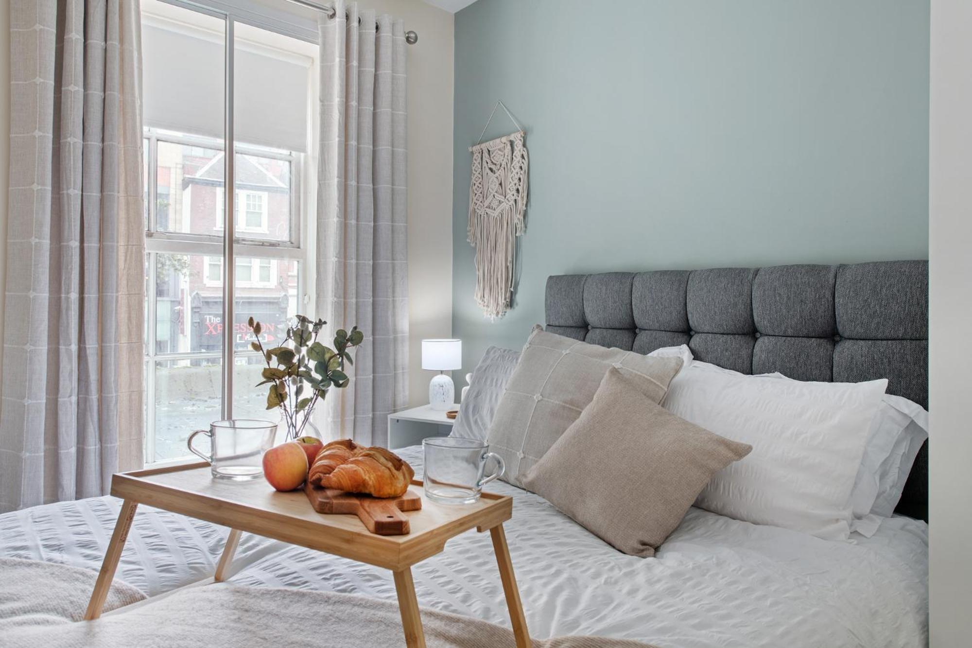 Apartment Spacious 2 Bedroom - Great Location