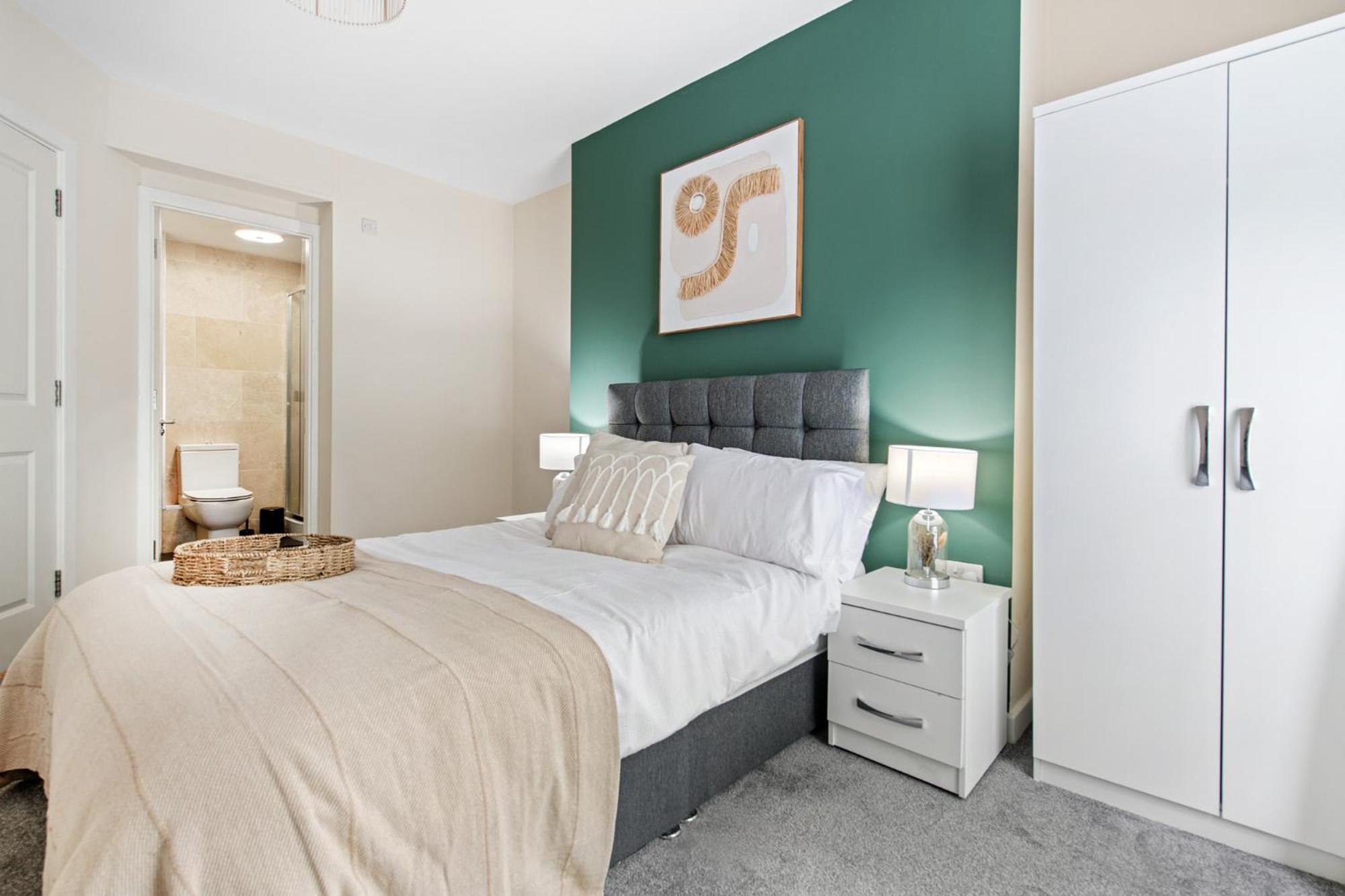 Apartment Spacious 2 Bedroom - Great Location *