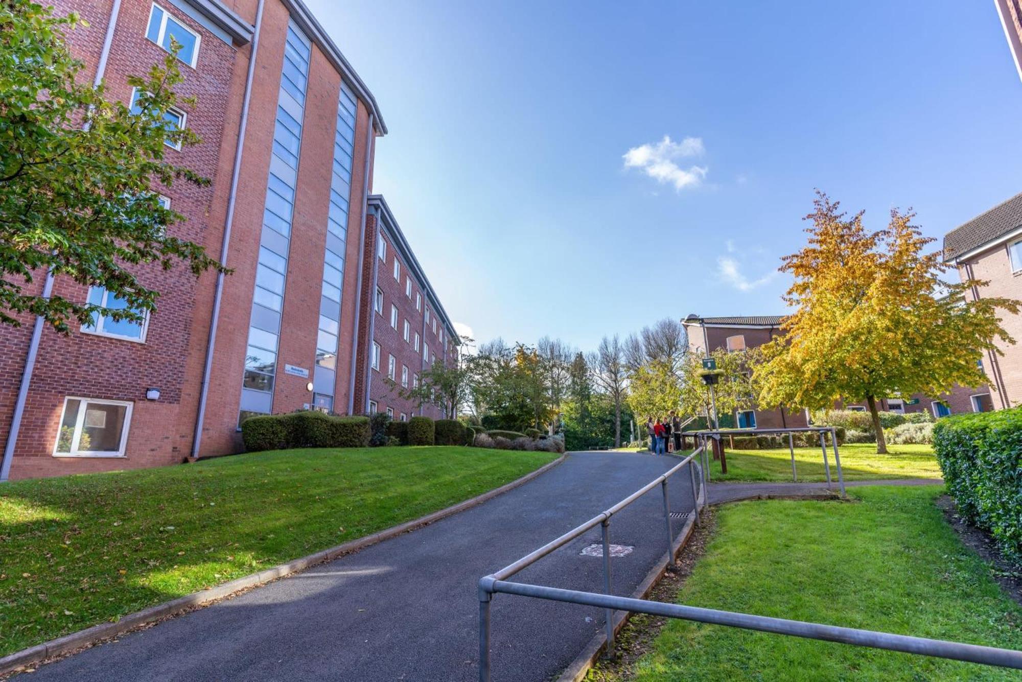 Modern Living And At Broadgate Park In Apartment