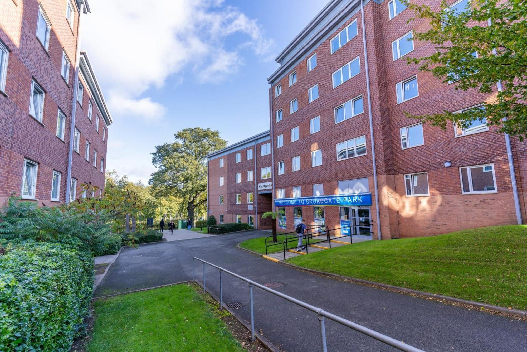 Modern Living And At Broadgate Park In Apartment Nottingham