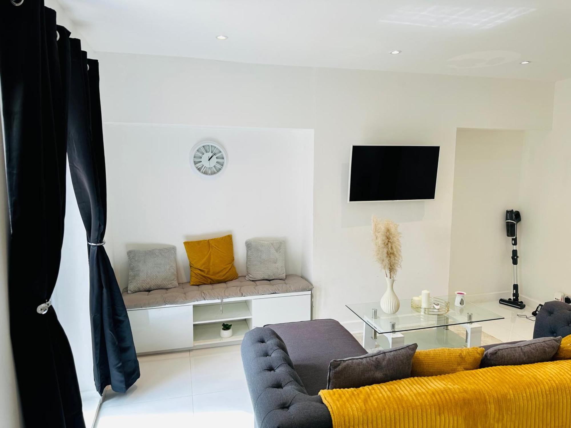 Charming 3-bed Minutes From Centre Nottingham