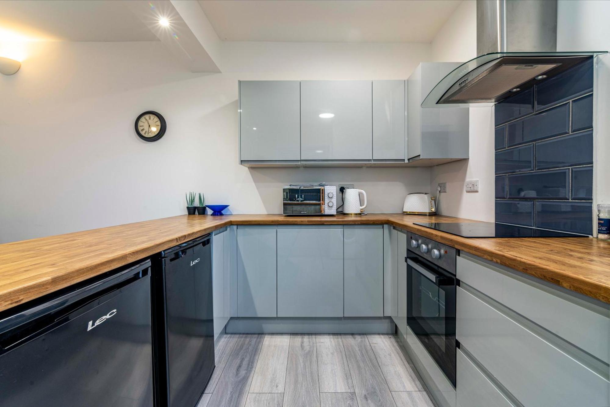 3 Bedroom, Private Orchard, Private Bathroom, Driveway Nottingham