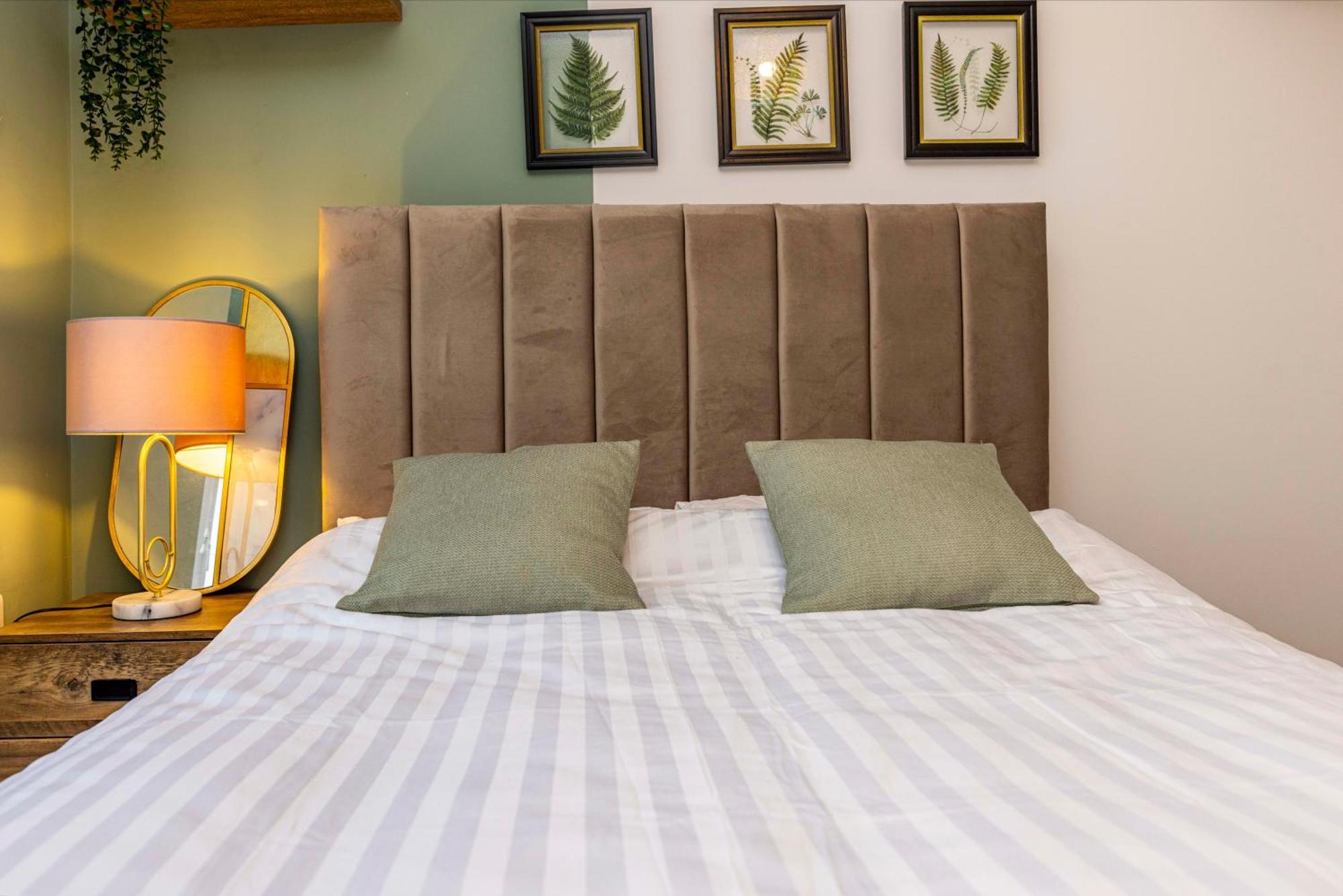 Villa 3 Bedroom, Private Orchard, Private Bathroom, Driveway