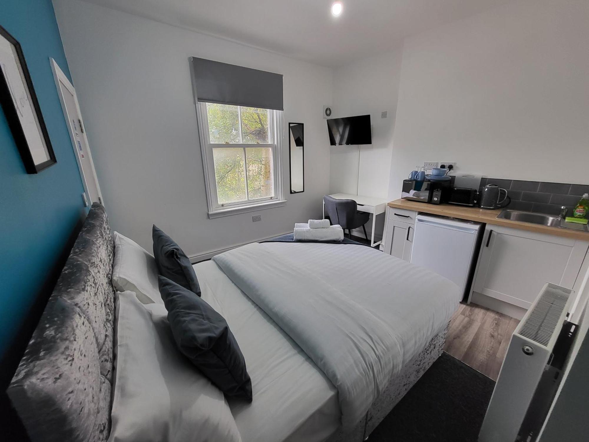 Aparthotel Forest Rd, Short *