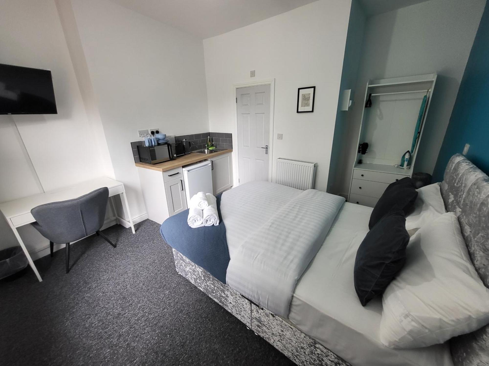 Forest Rd, Short Aparthotel