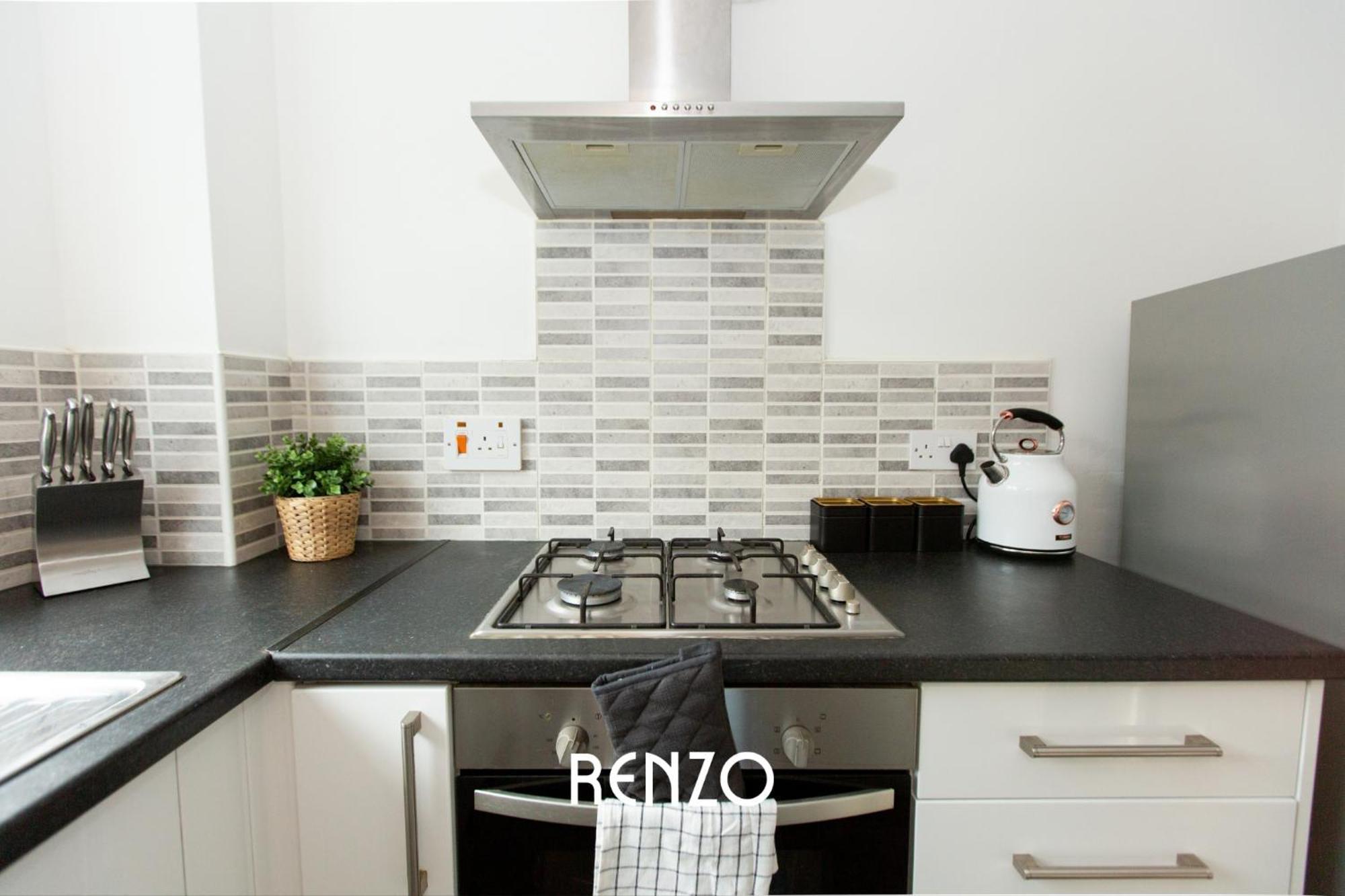 Apartment Inviting 3-bed In By Renzo, Driveway, Smart Tv With Netflix!