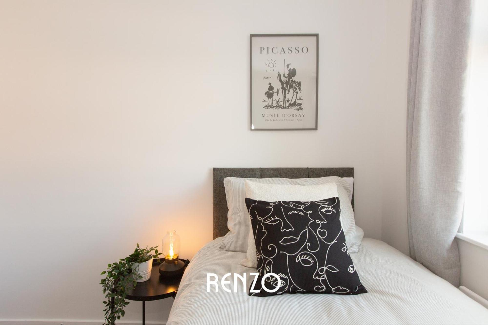 Apartment Inviting 3-bed In By Renzo, Driveway, Smart Tv With Netflix!
