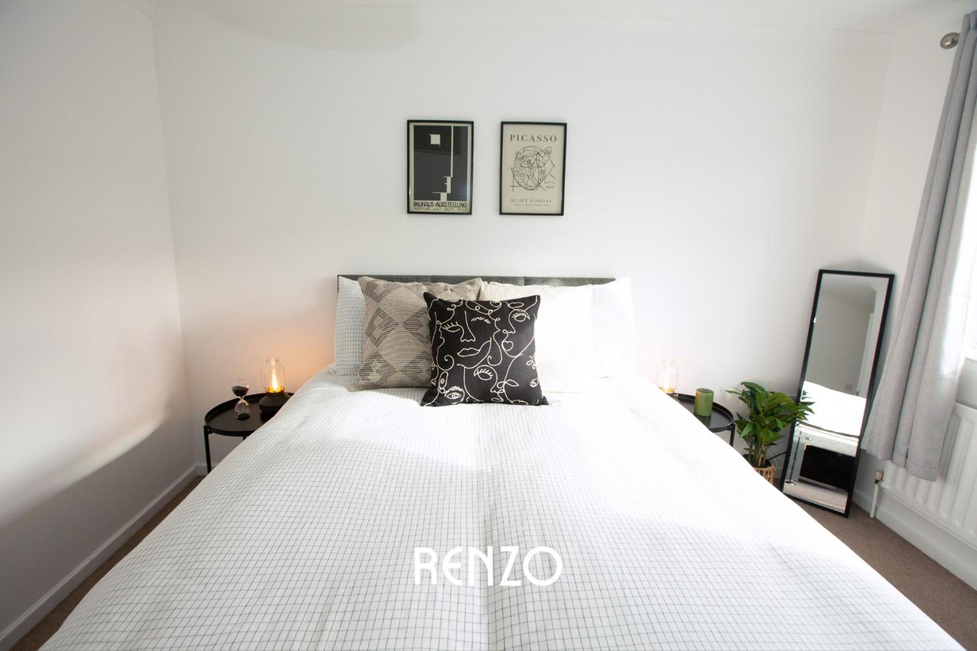Apartment Inviting 3-bed In By Renzo, Driveway, Smart Tv With Netflix! *