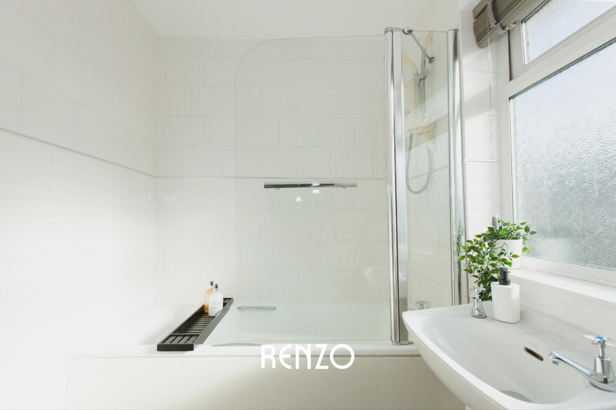 Apartment Inviting 3-bed In By Renzo, Driveway, Smart Tv With Netflix! *