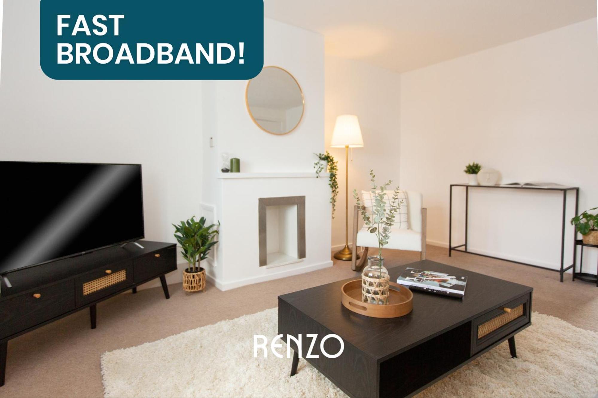 Inviting 3-bed In By Renzo, Driveway, Smart Tv With Netflix!