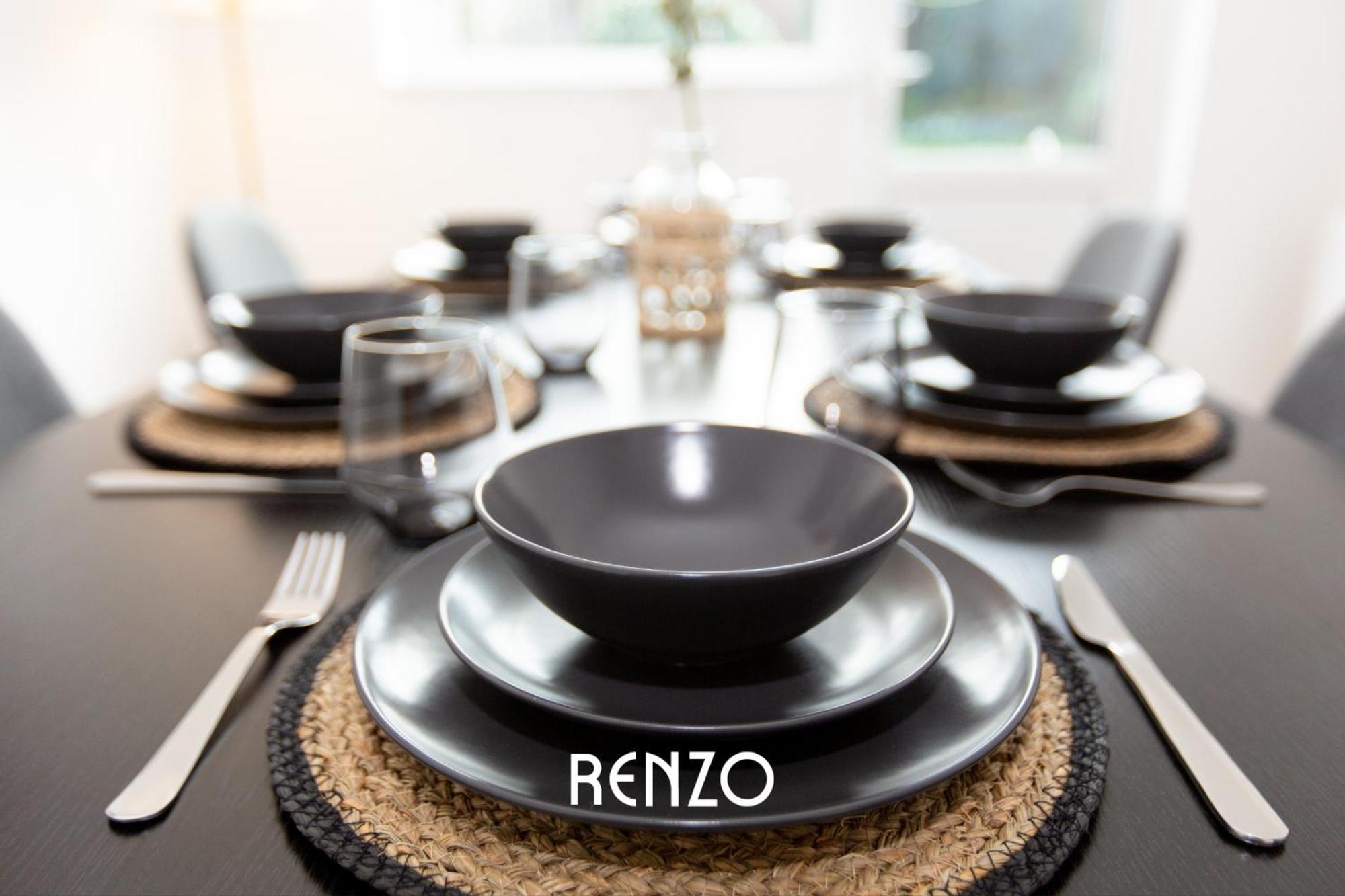 Inviting 3-bed In By Renzo, Driveway, Smart Tv With Netflix! Apartment