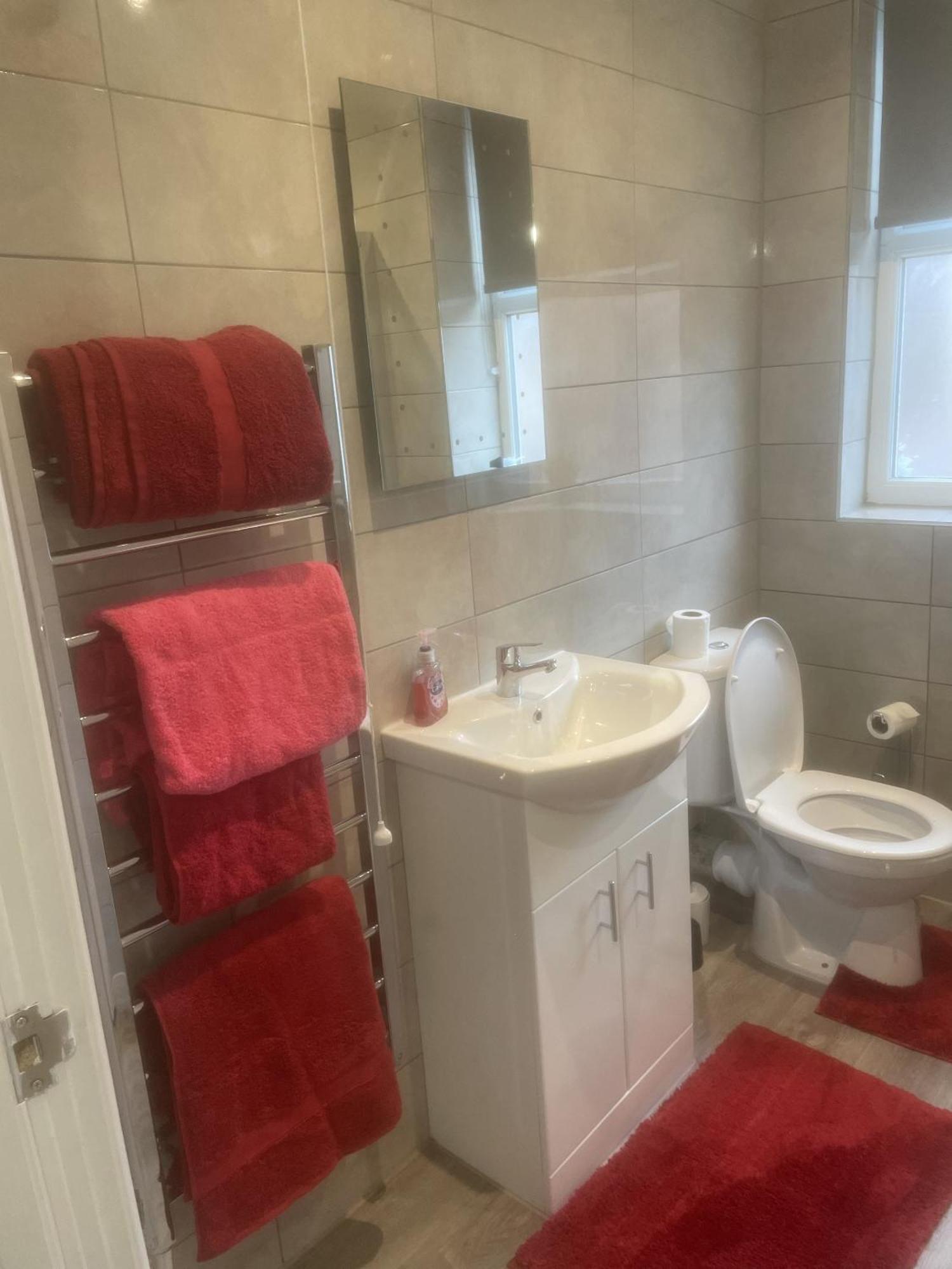 Spacious Near Citycentre Parking/wifi/netflix * Nottingham