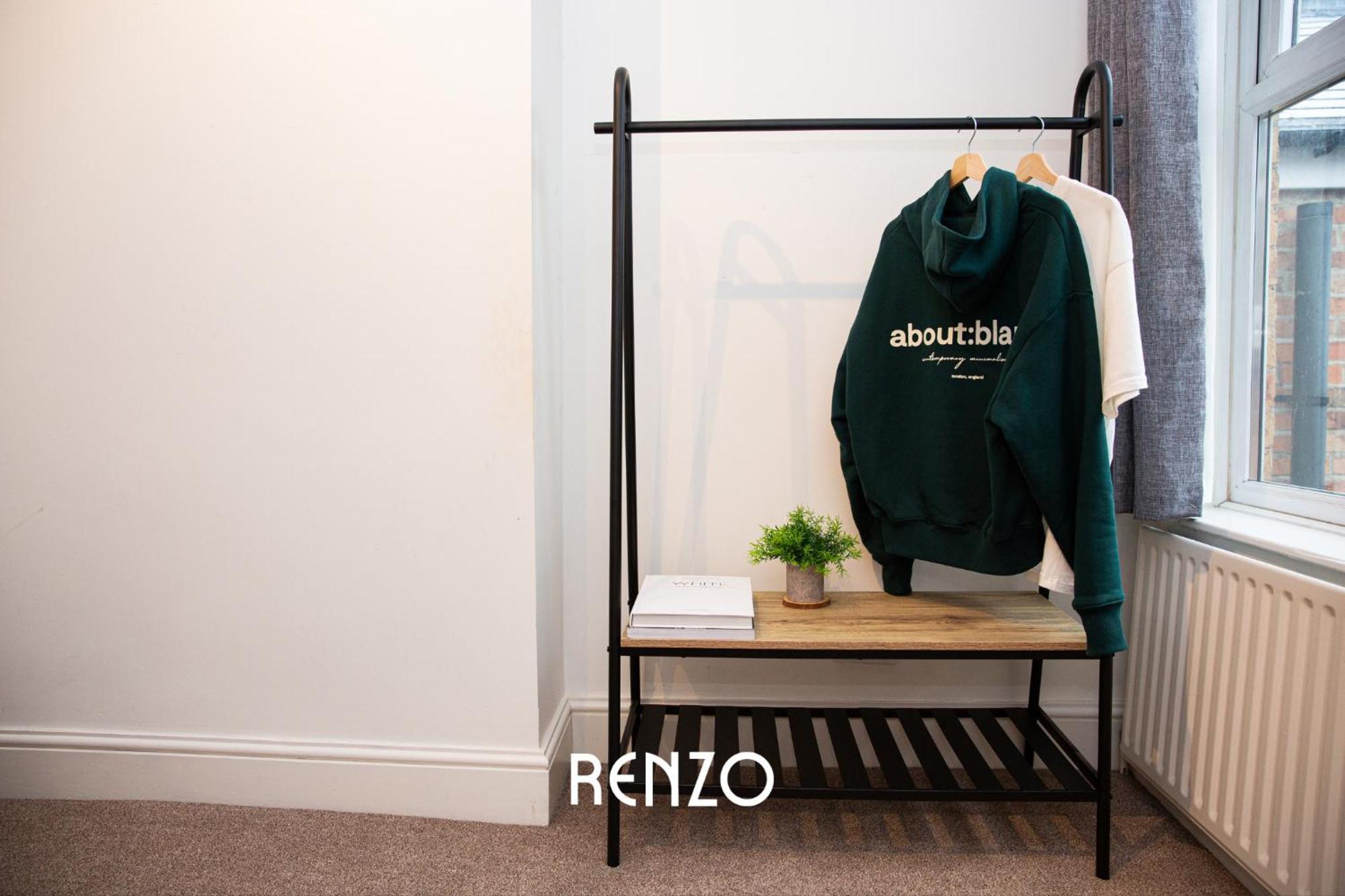 Charming 3-bed In By Renzo, Victorian Features, Sleeps 6! Nottingham