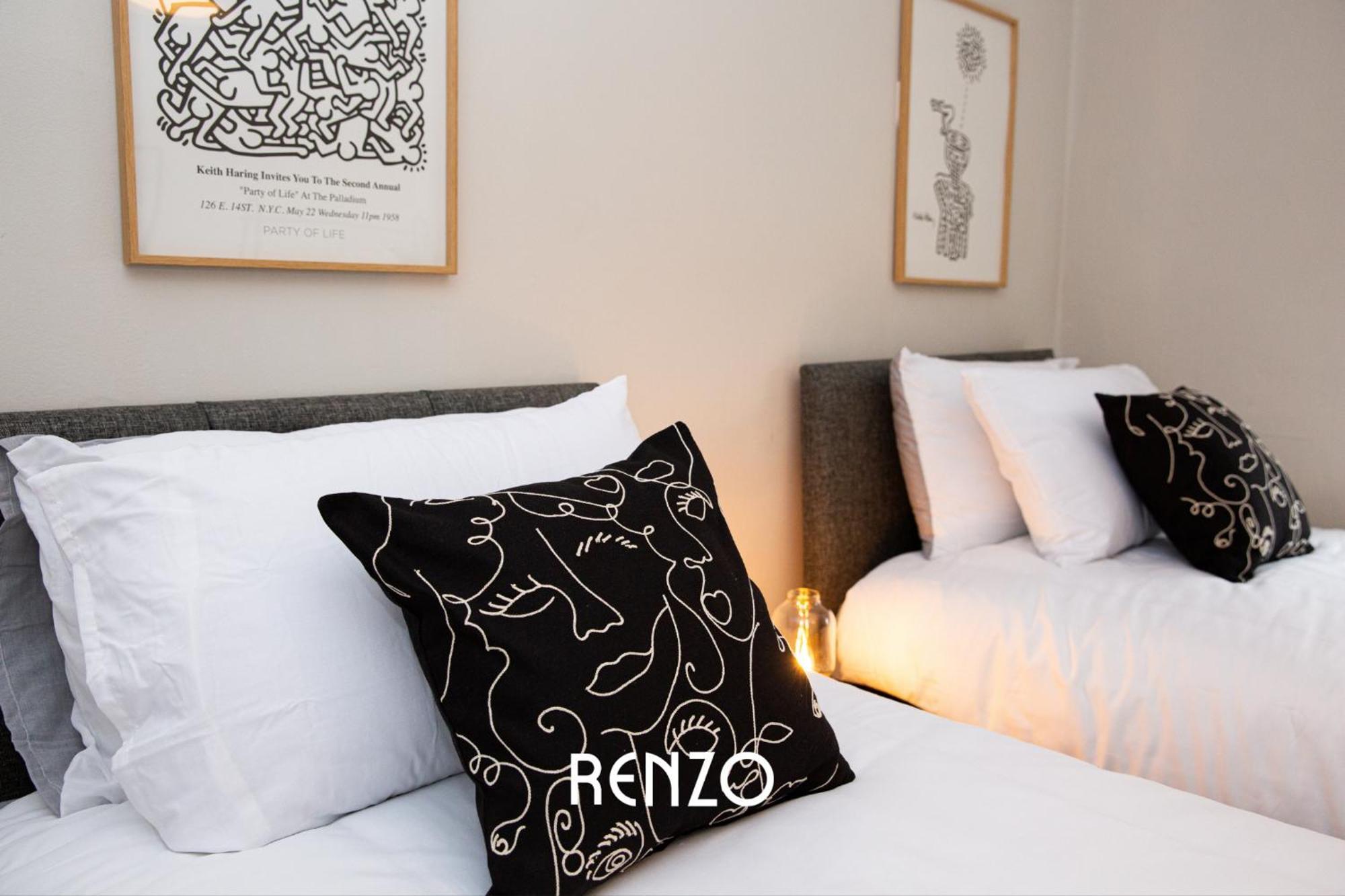 Apartment Charming 3-bed In By Renzo, Victorian Features, Sleeps 6! *