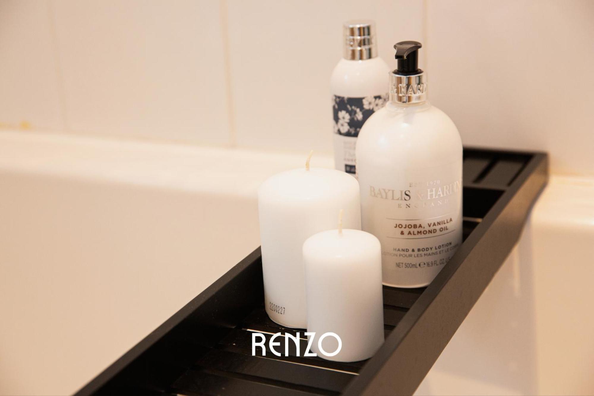 Charming 3-bed In By Renzo, Victorian Features, Sleeps 6! Nottingham