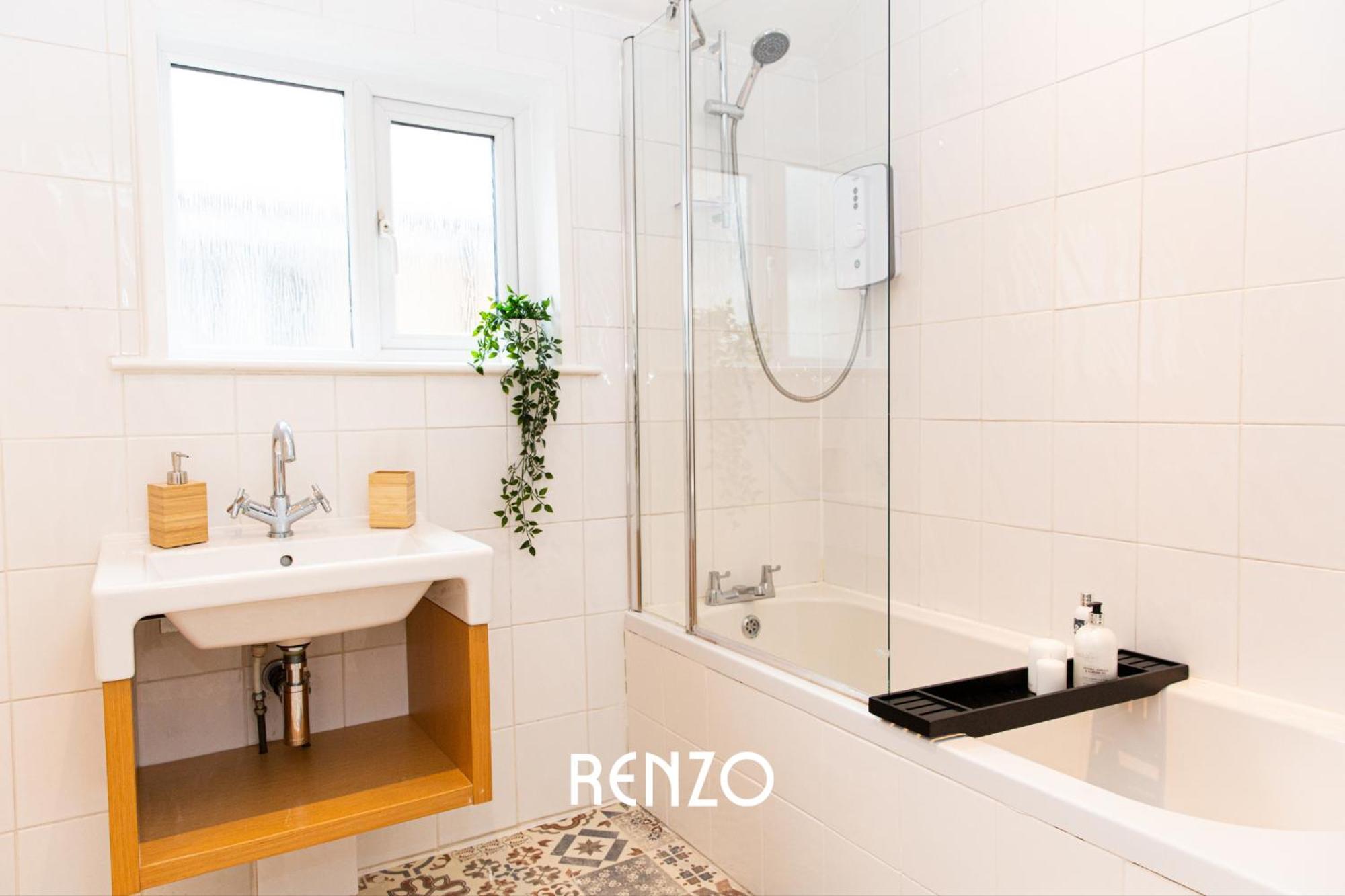 Charming 3-bed In By Renzo, Victorian Features, Sleeps 6! * Nottingham