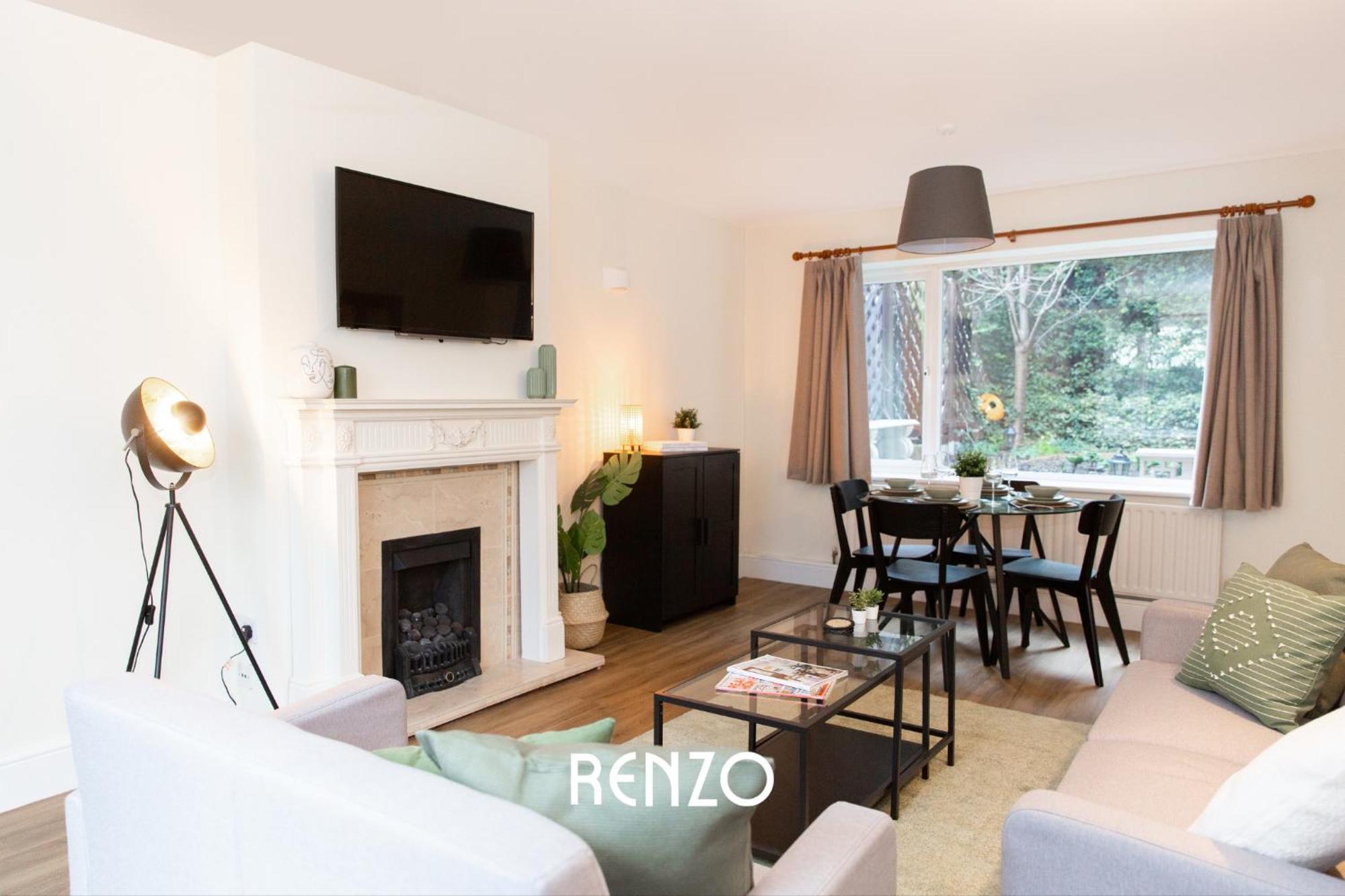 Spacious 3-bed In By Renzo, Sleeps 5, Free Parking *