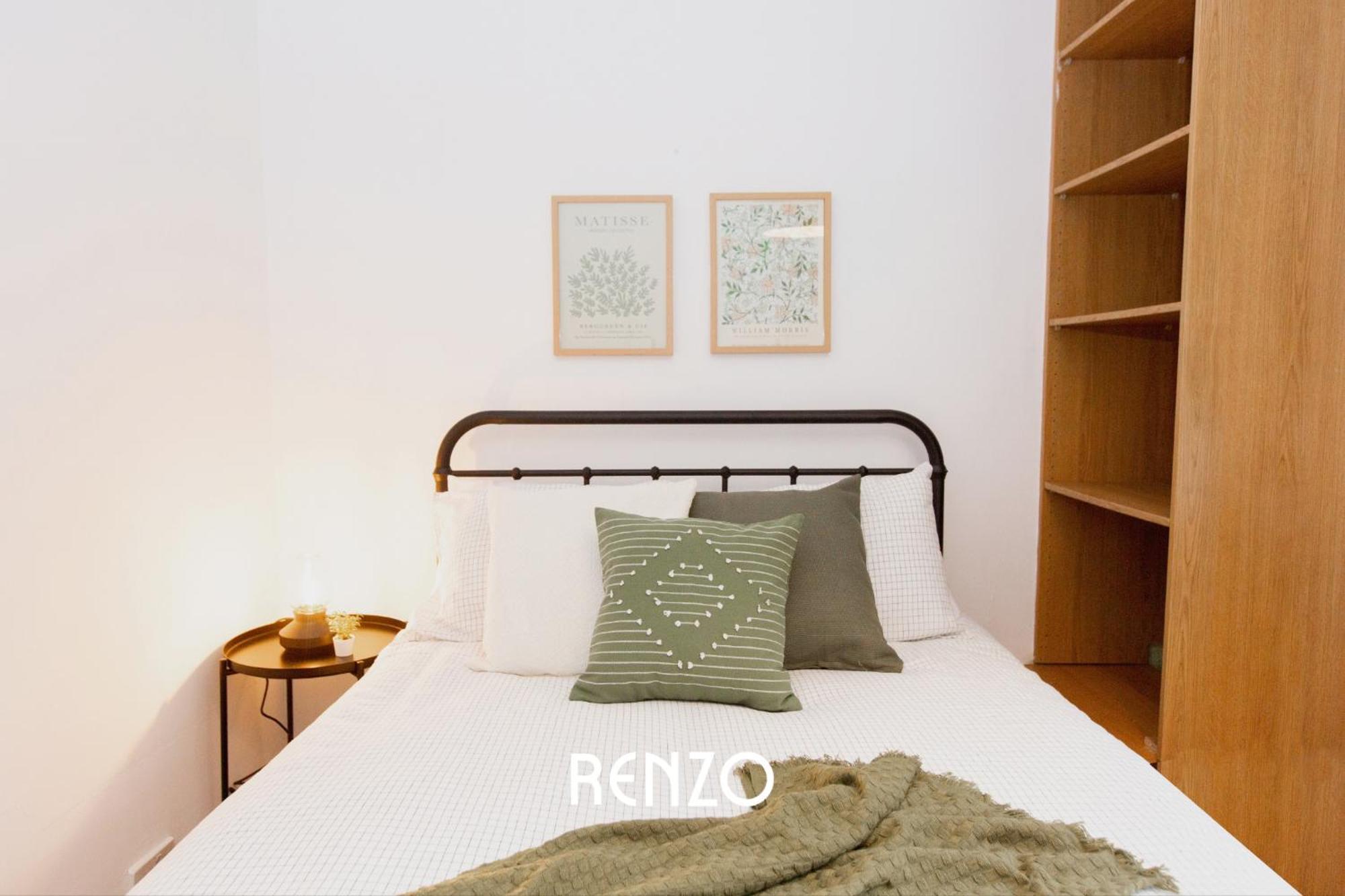 Apartment Spacious 3-bed In By Renzo, Sleeps 5, Free Parking