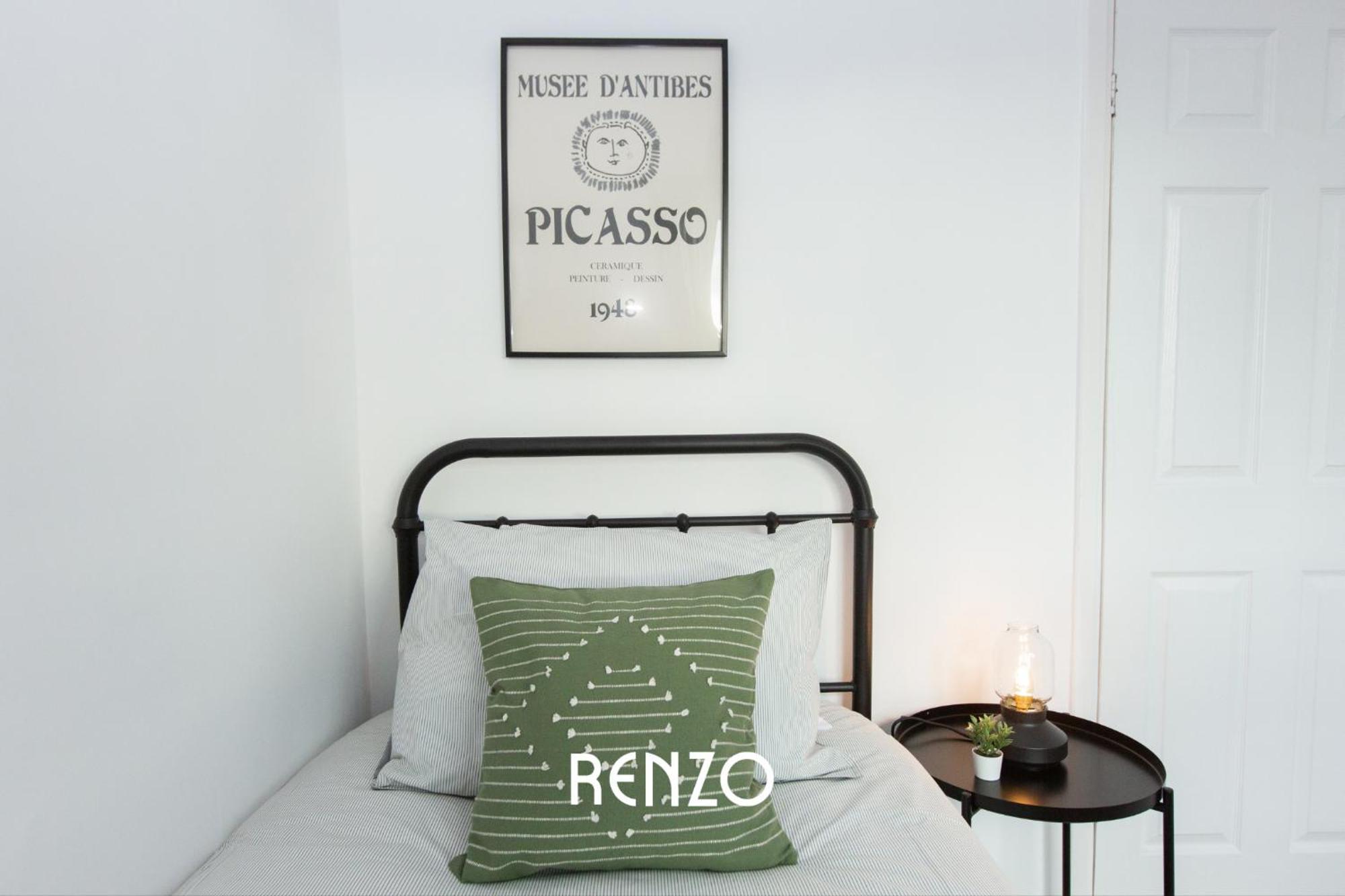 Spacious 3-bed In By Renzo, Sleeps 5, Free Parking