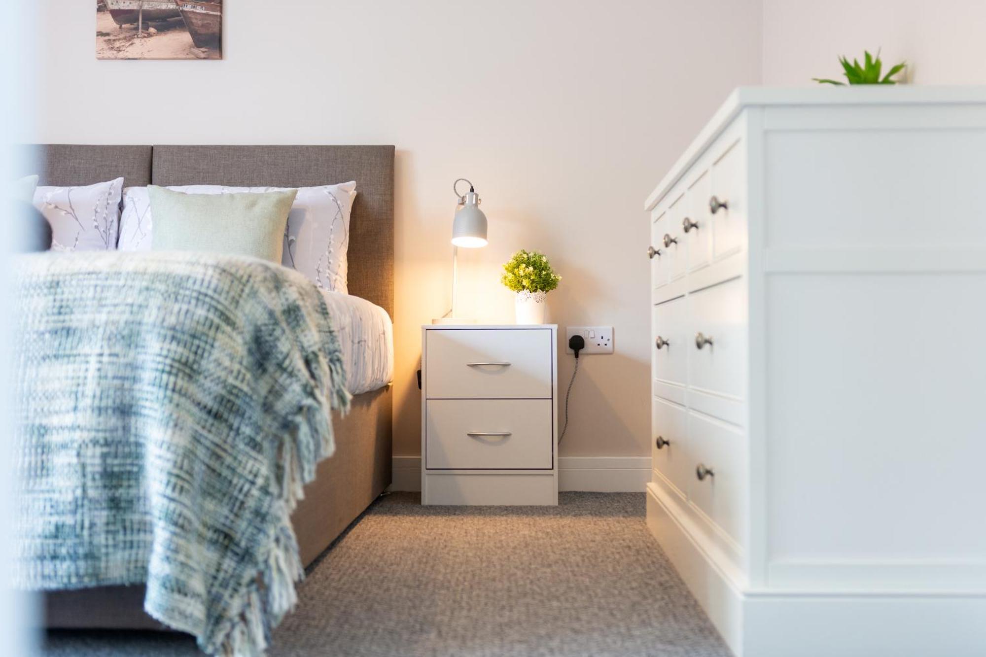 Holiday home Stylish 4 Bed, Newly Renovated In *