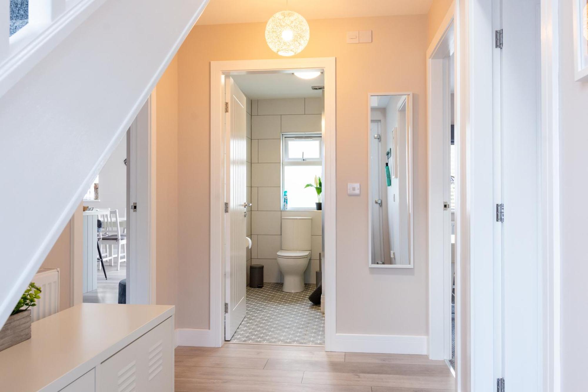 Stylish 4 Bed, Newly Renovated In
