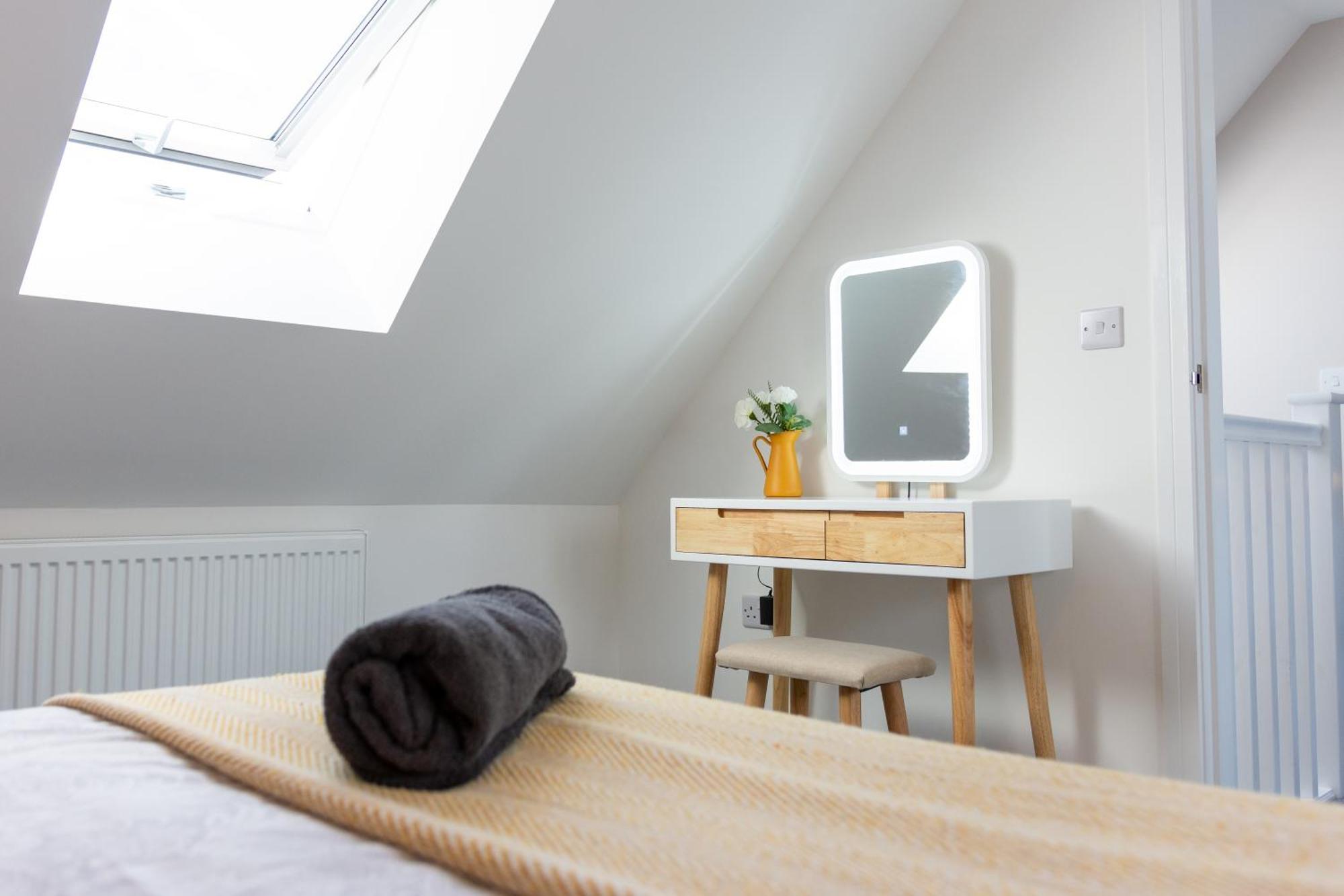 Stylish 4 Bed, Newly Renovated In Holiday home Nottingham