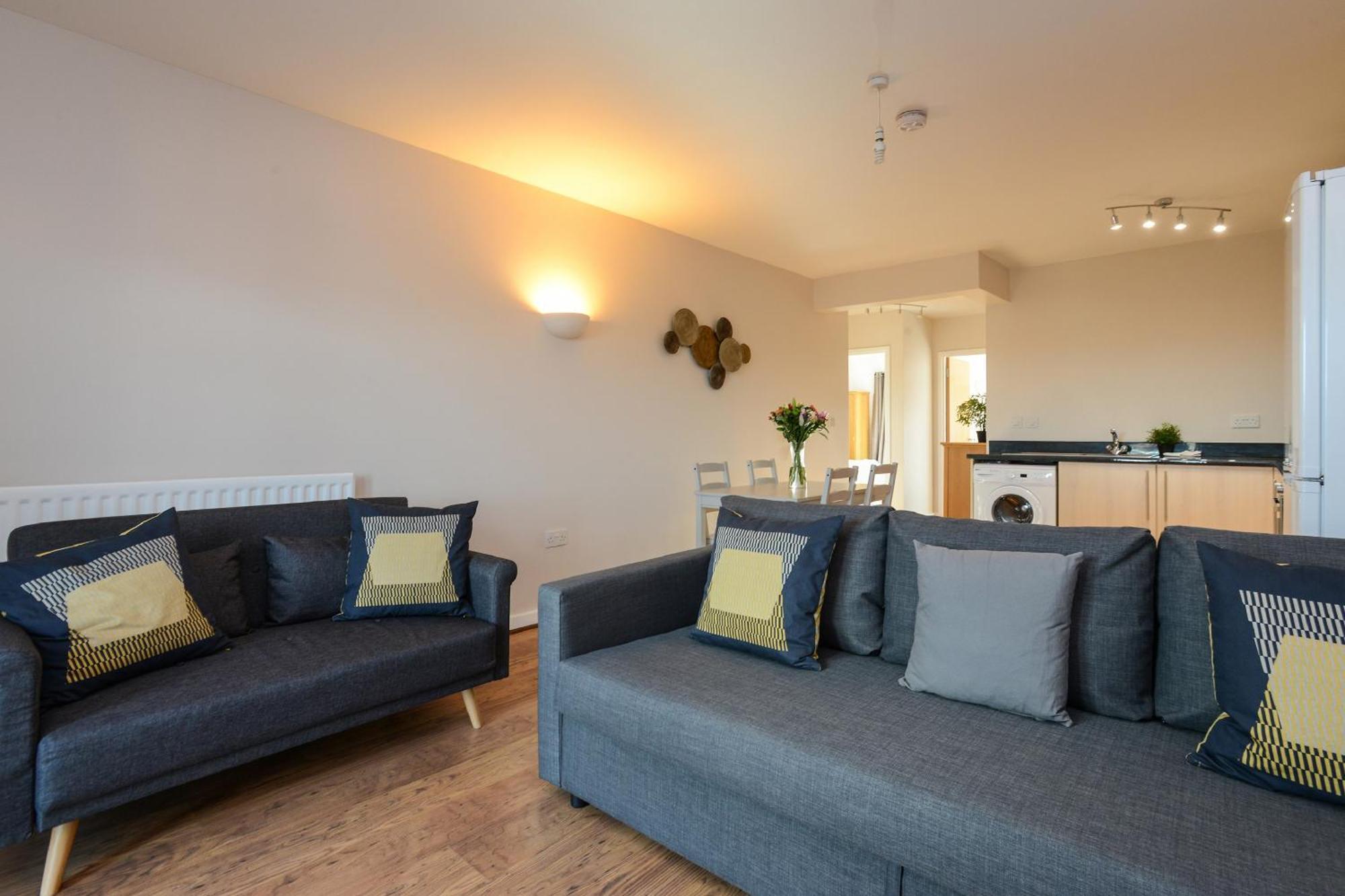 Portland Square - 2 Bedroom Modern