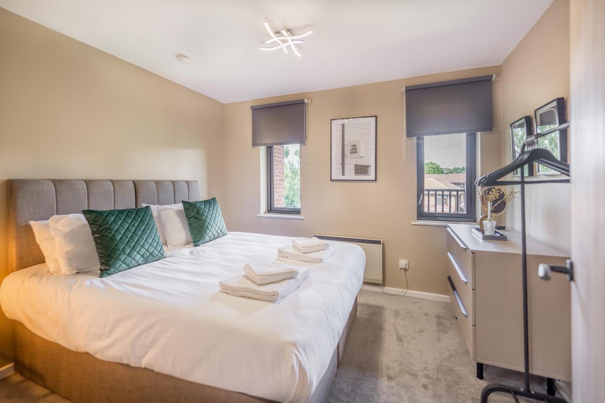 Waterlily - Beautiful 1-bed With Overlooking Balcony