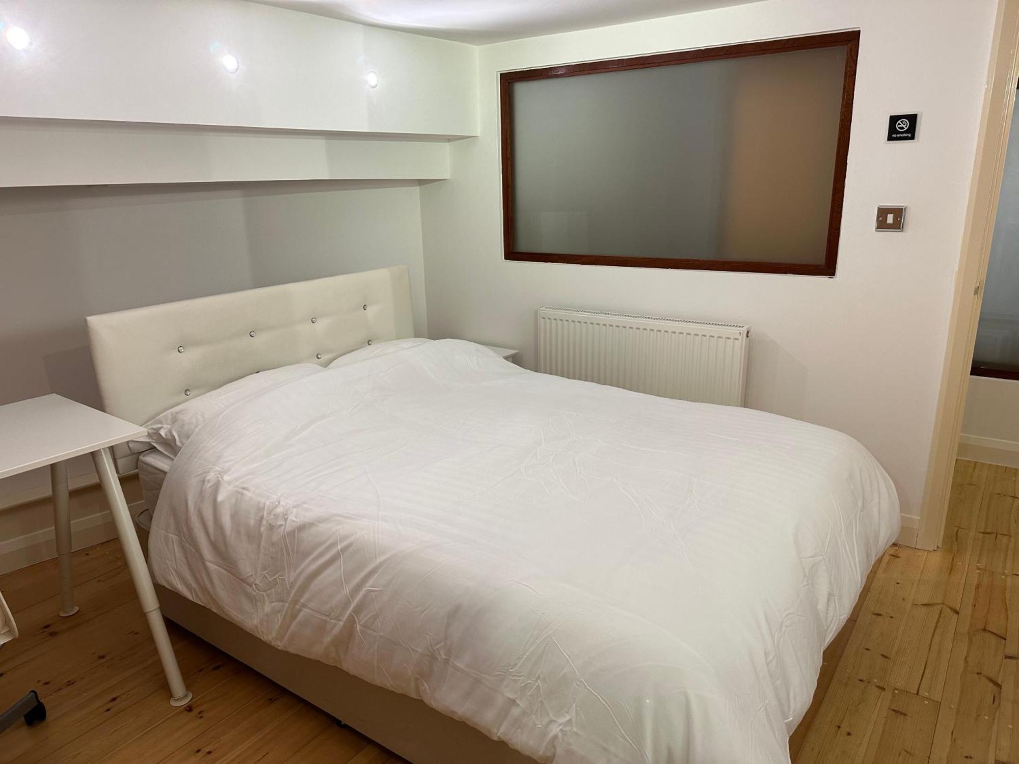 Centre 3 Bedrooms With Parking * Nottingham