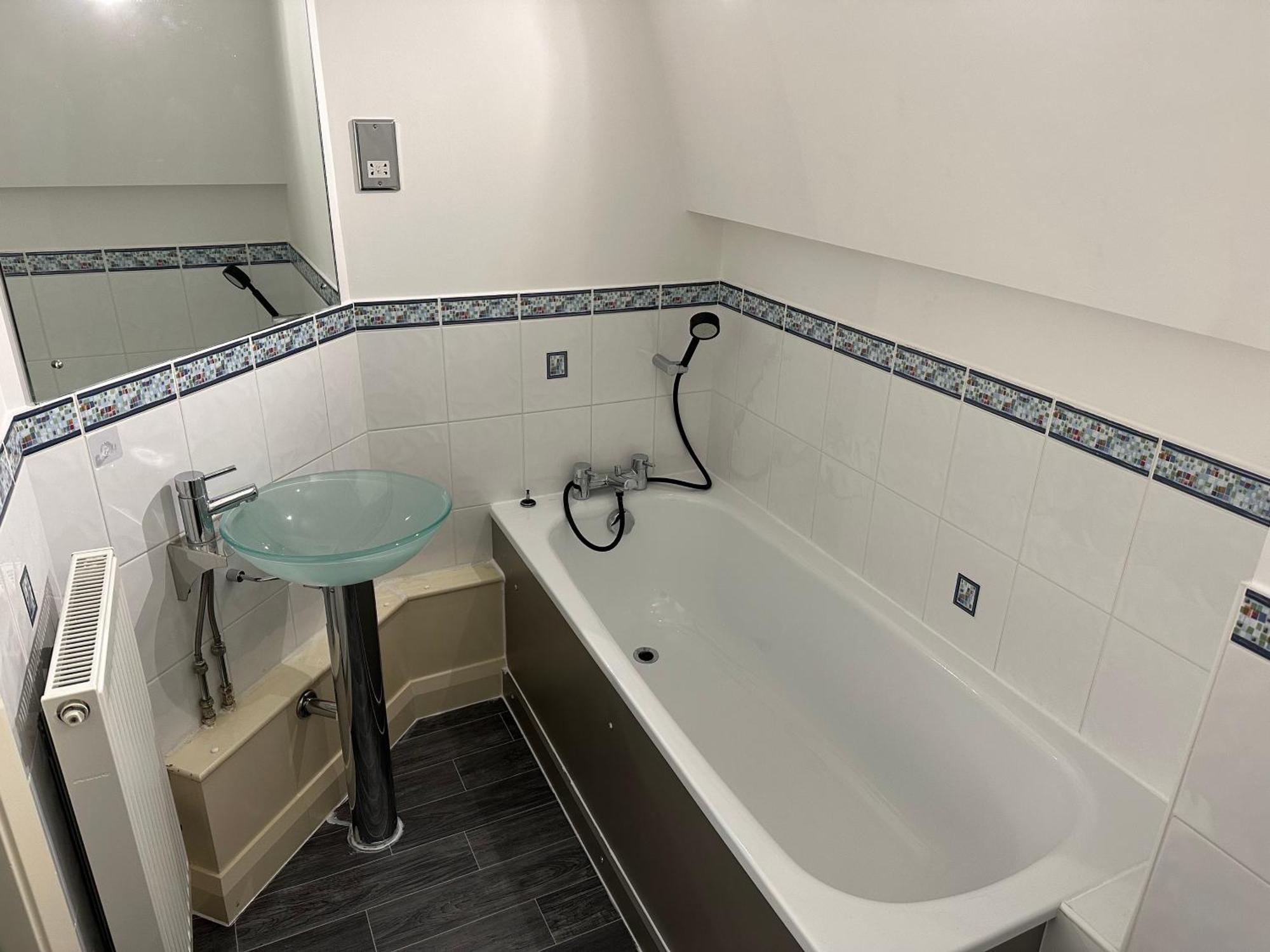Centre 3 Bedrooms With Parking * Nottingham