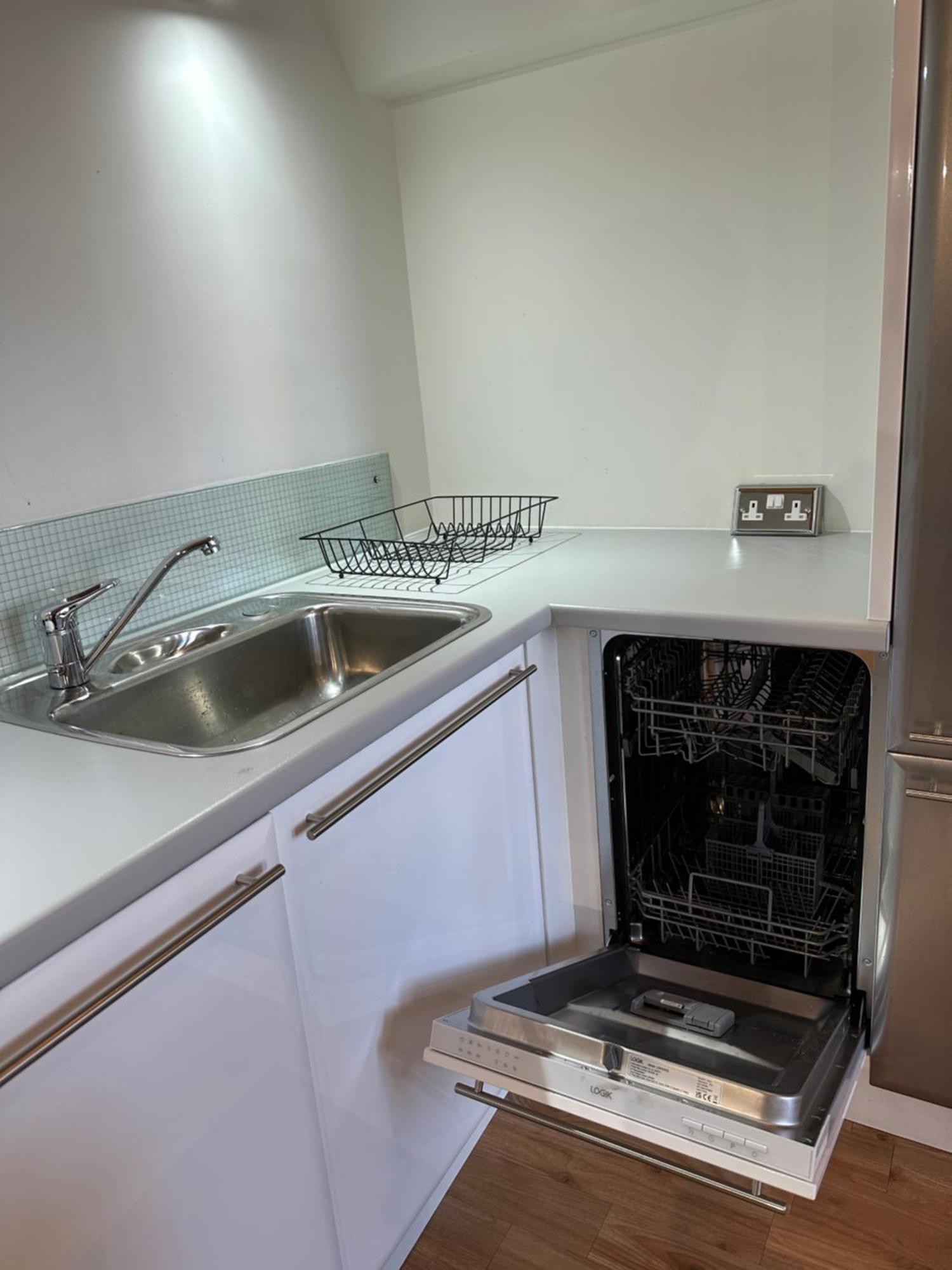 Centre 3 Bedrooms With Parking * Nottingham