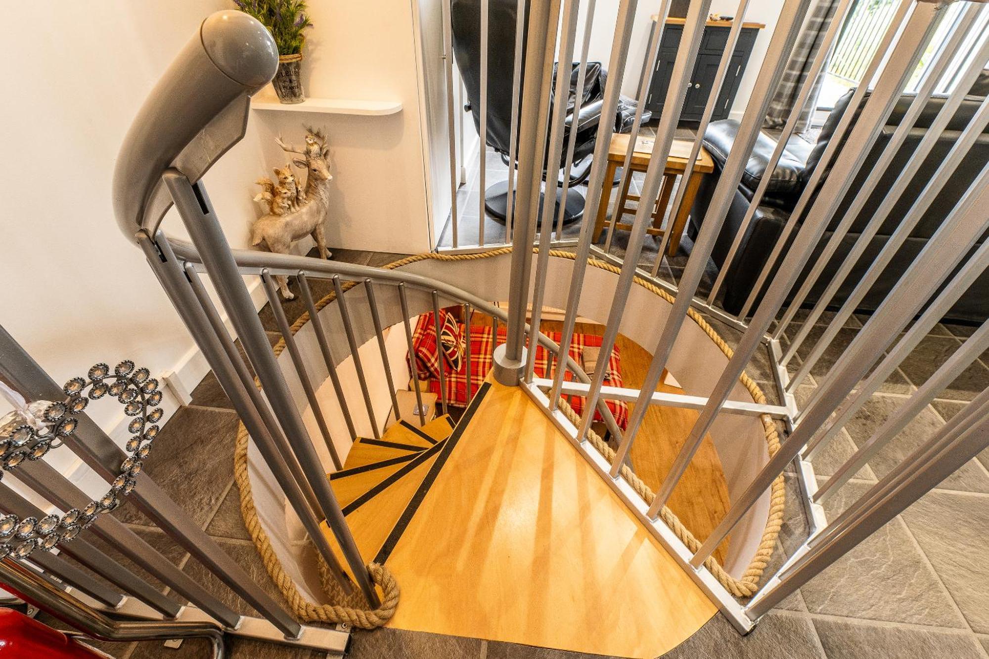 Upside Down House: Quirky Retreat Near Sherwood Forest