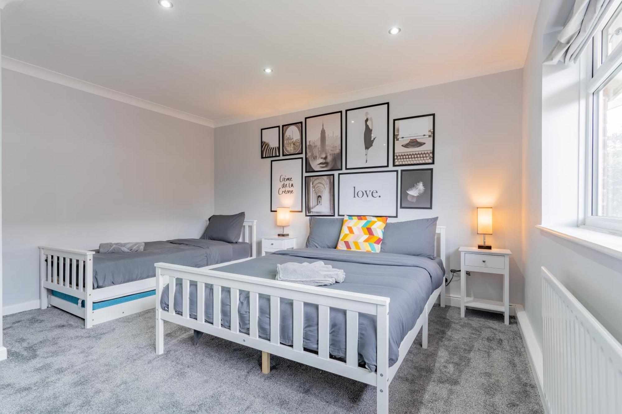 Jodi's - Garden And Parking Holiday home *
