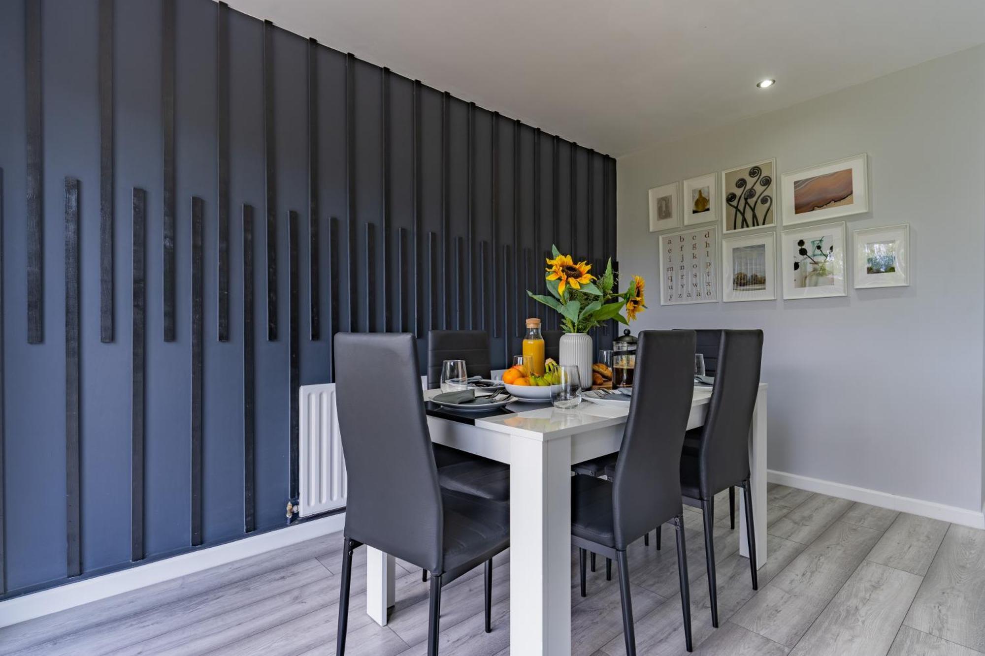 Jodi's - Garden And Parking * Nottingham