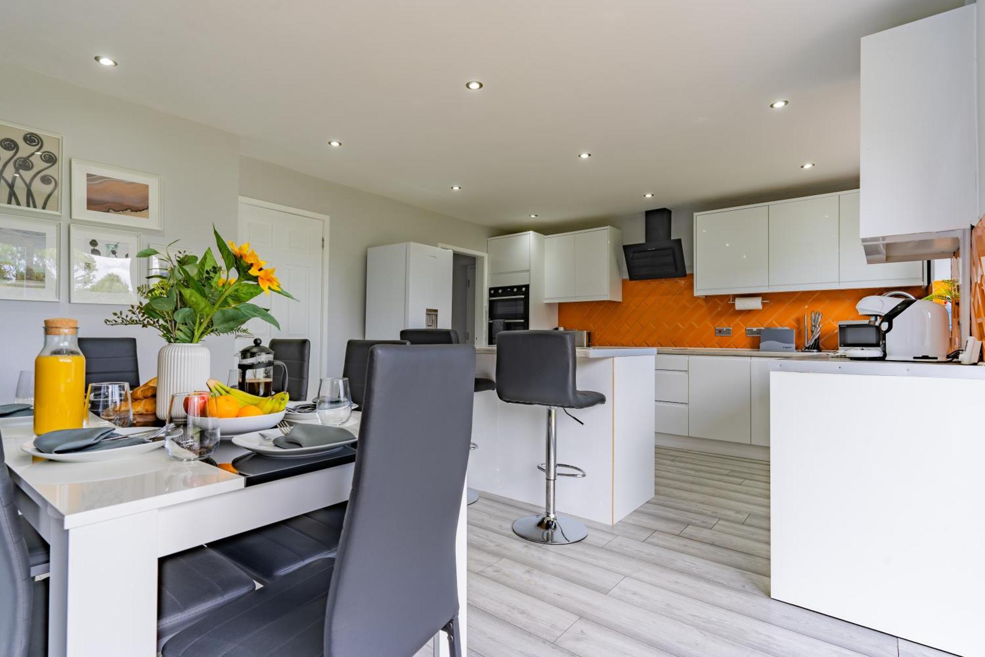 Jodi's - Garden And Parking Holiday home *