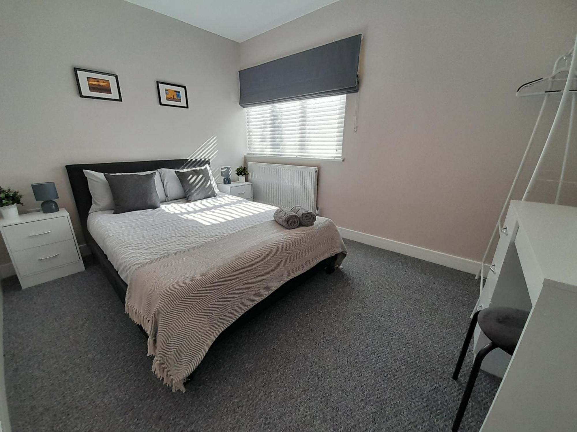 Stylish 4 Bed, Newly Renovated In Nottingham