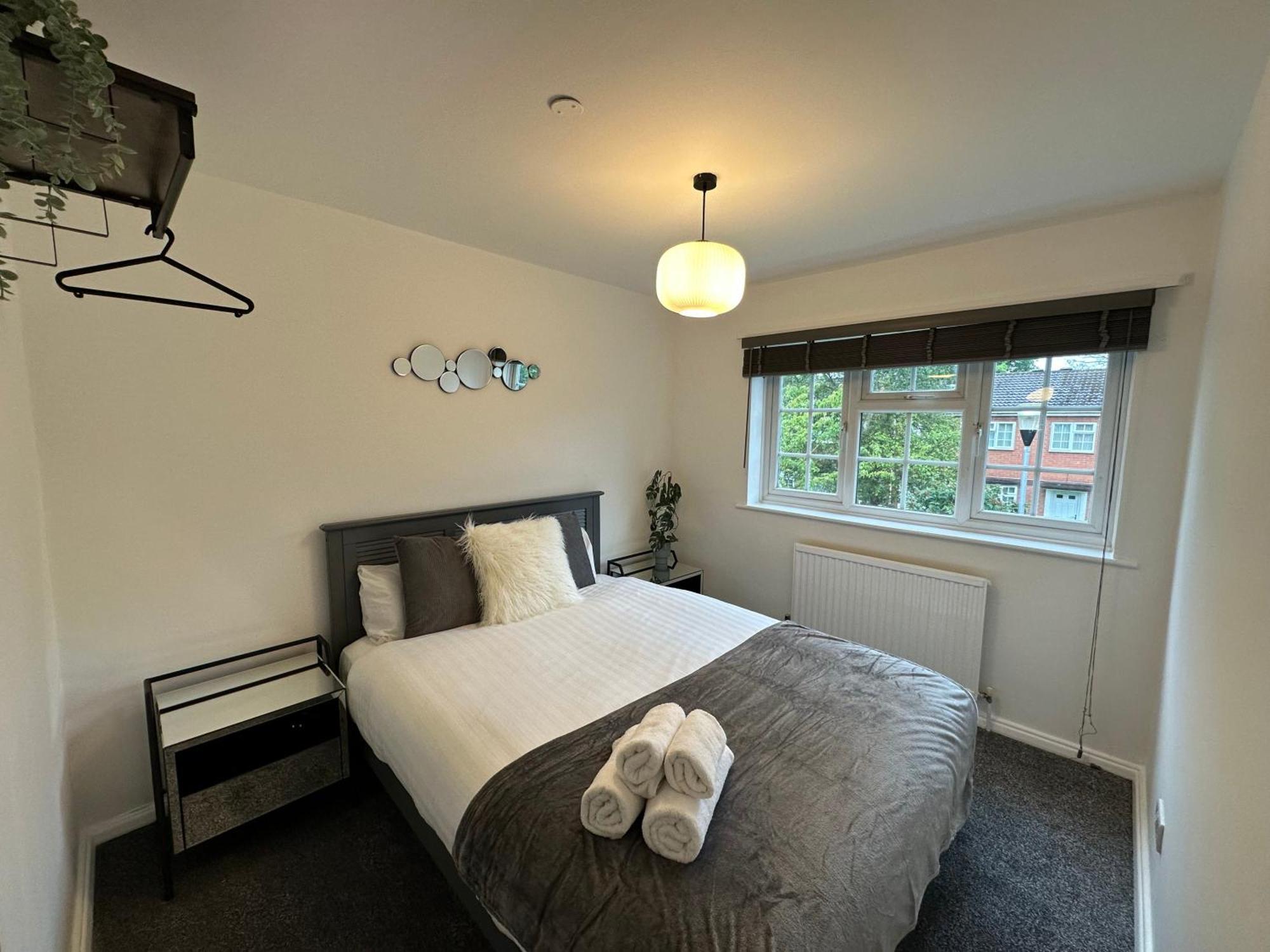 Comfortable 3 Bed House With Garden & Parking Apartamento *