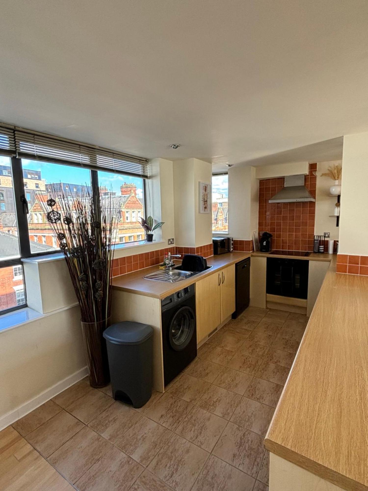 Modern 2 Bdr Flat In Centre With Free Parking Nottingham